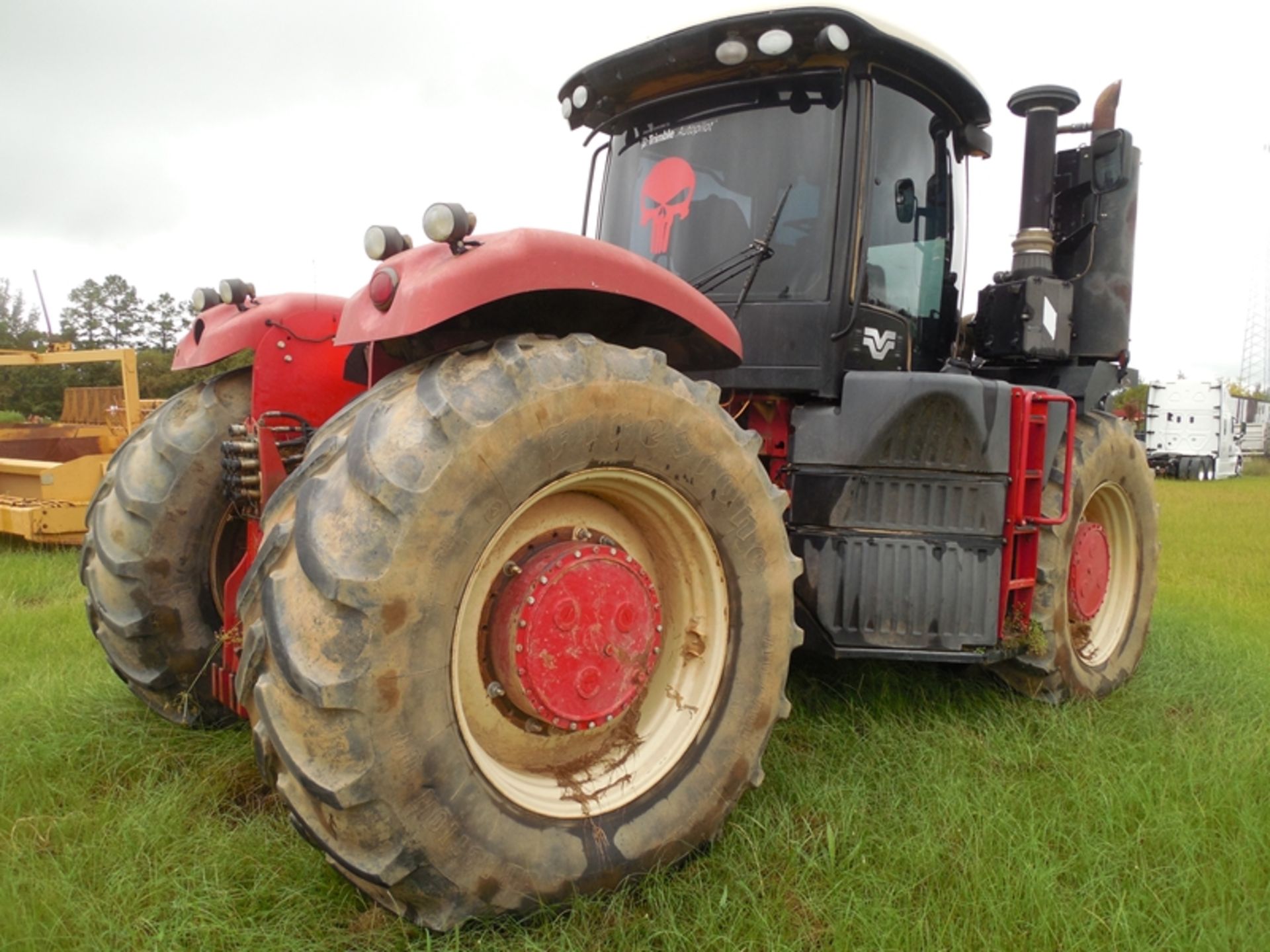 2012 Versatile 500 Tractor ser# 704054 engine is blown and is sitting beside the tractor, duals at - Image 4 of 12