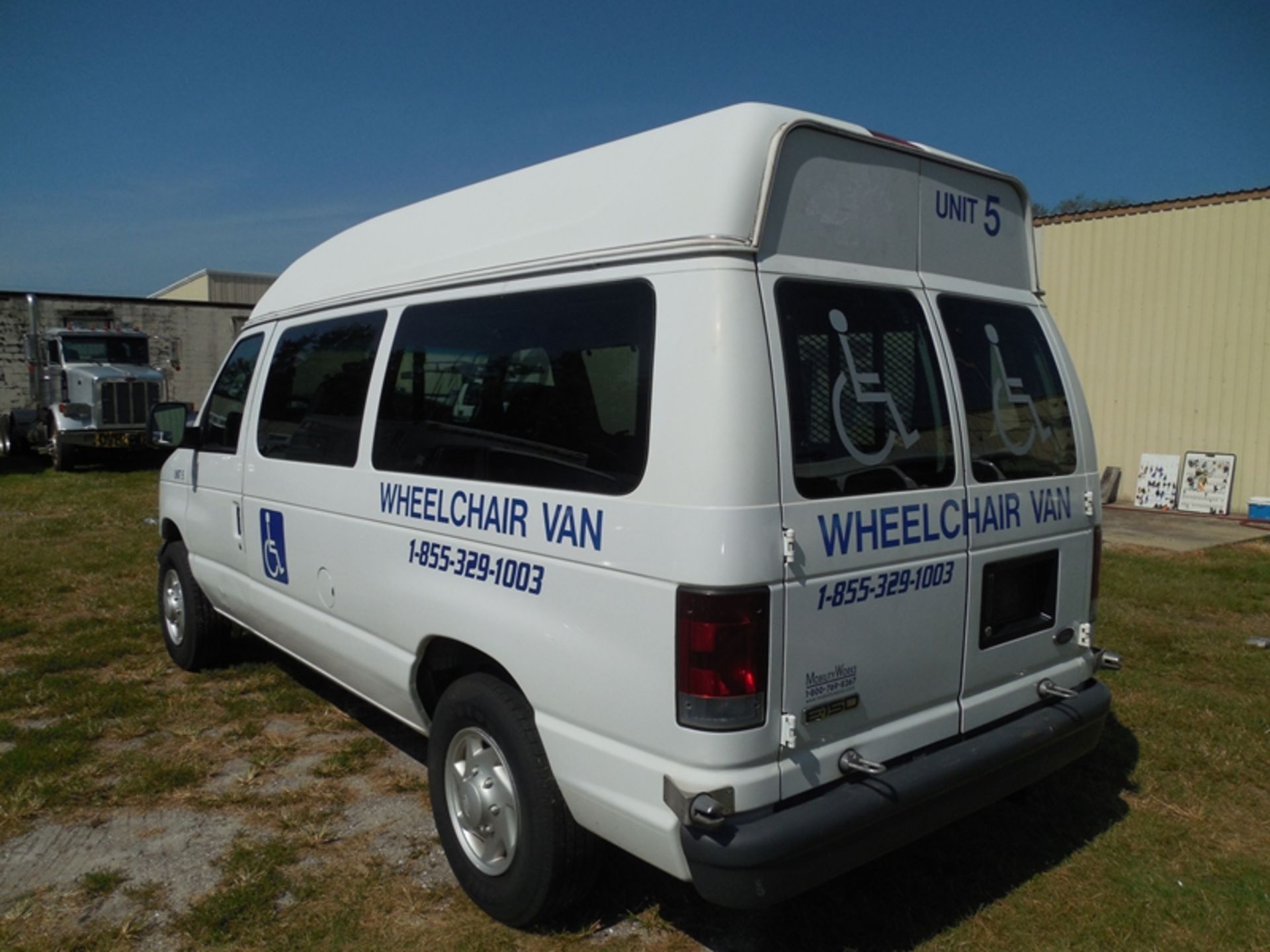 2007 Ford wheel chair van vin# 1FTNE14W37DA61129 - 120,750 miles - Image 4 of 6