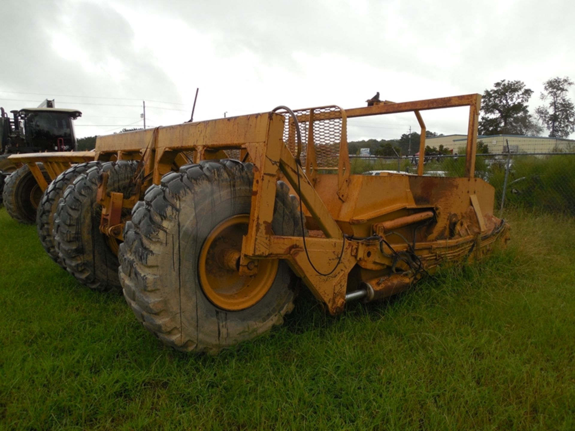 Crabtree MFG 17 yard pan ser# 6196 Located at our sale yard 5845 US Hwy 264 West Washington - Image 4 of 5