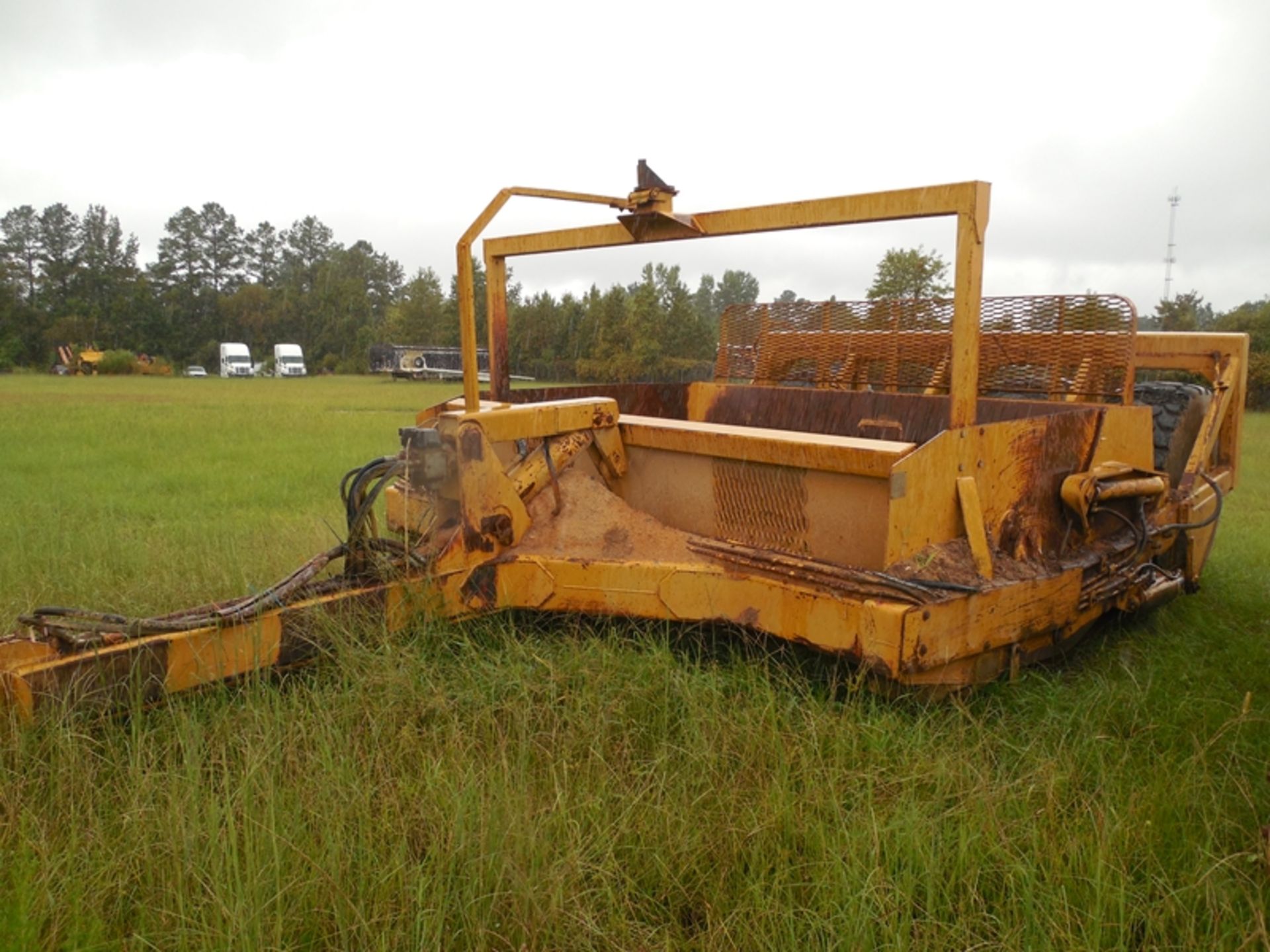 Crabtree MFG 17 yard pan ser# 6196 Located at our sale yard 5845 US Hwy 264 West Washington - Image 2 of 5