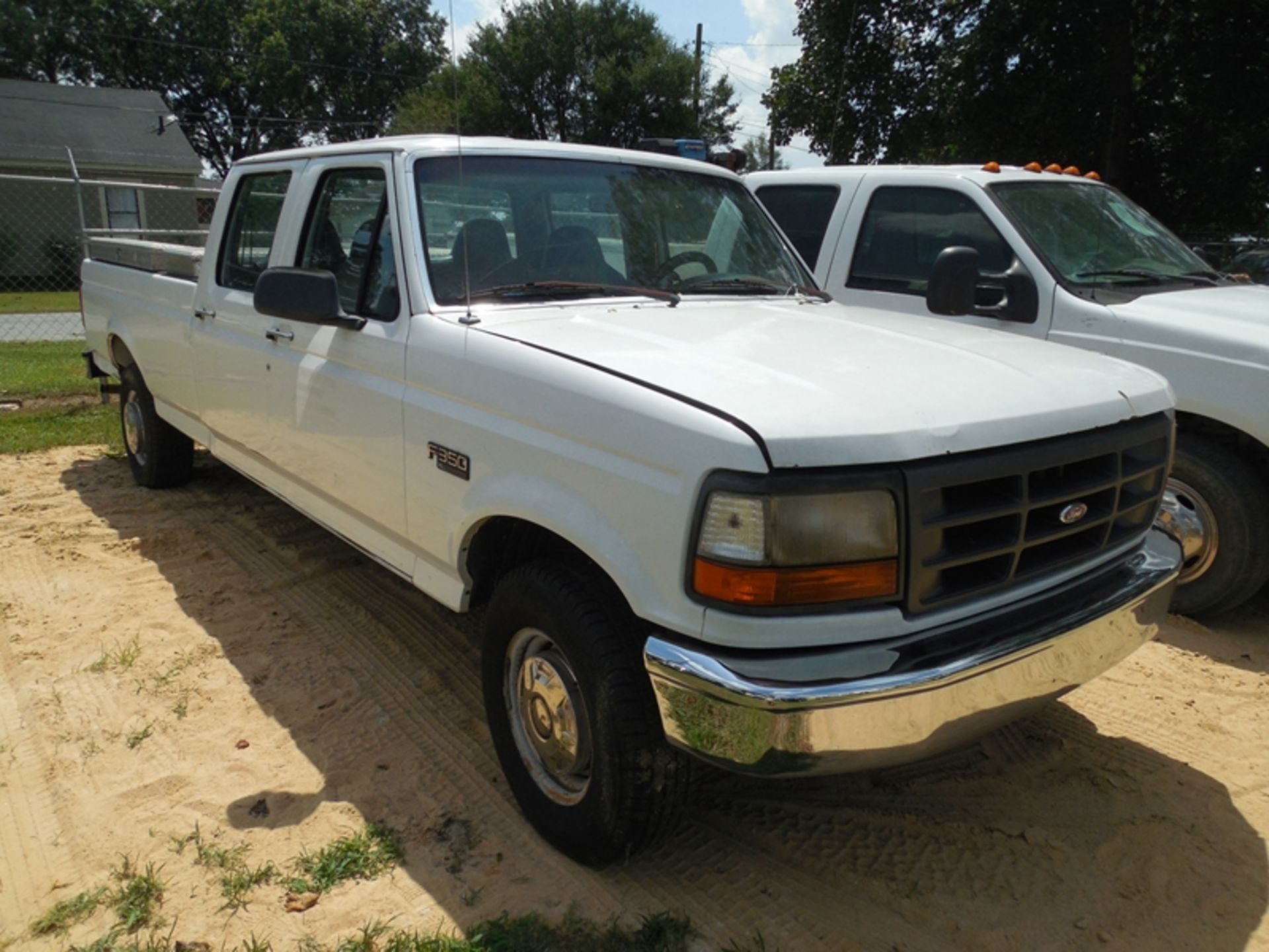 1996 Ford F350 4 dr vin# 1FTJW35HXTEB11228 mileage unknown - Image 2 of 5