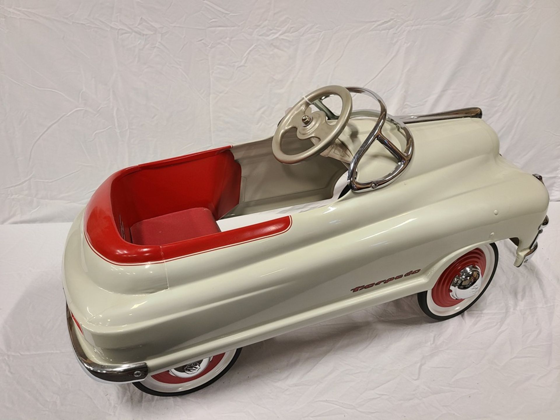 beige "Torpedo" pedal car - MURRAY O. - Image 2 of 2