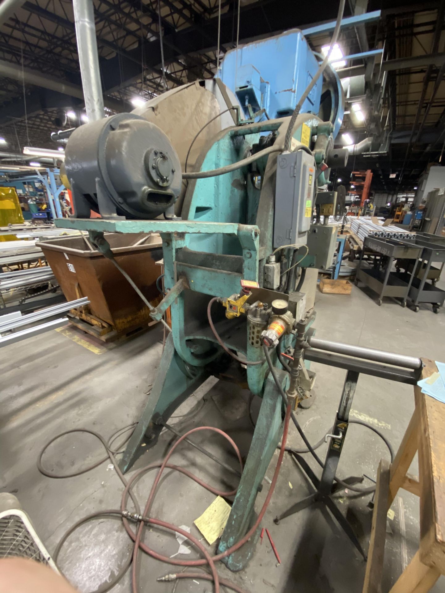 BLOW 40-Ton Mechanical Punch Press mod. No. 4 Chair Tog-L - Loc Press. - Image 4 of 7