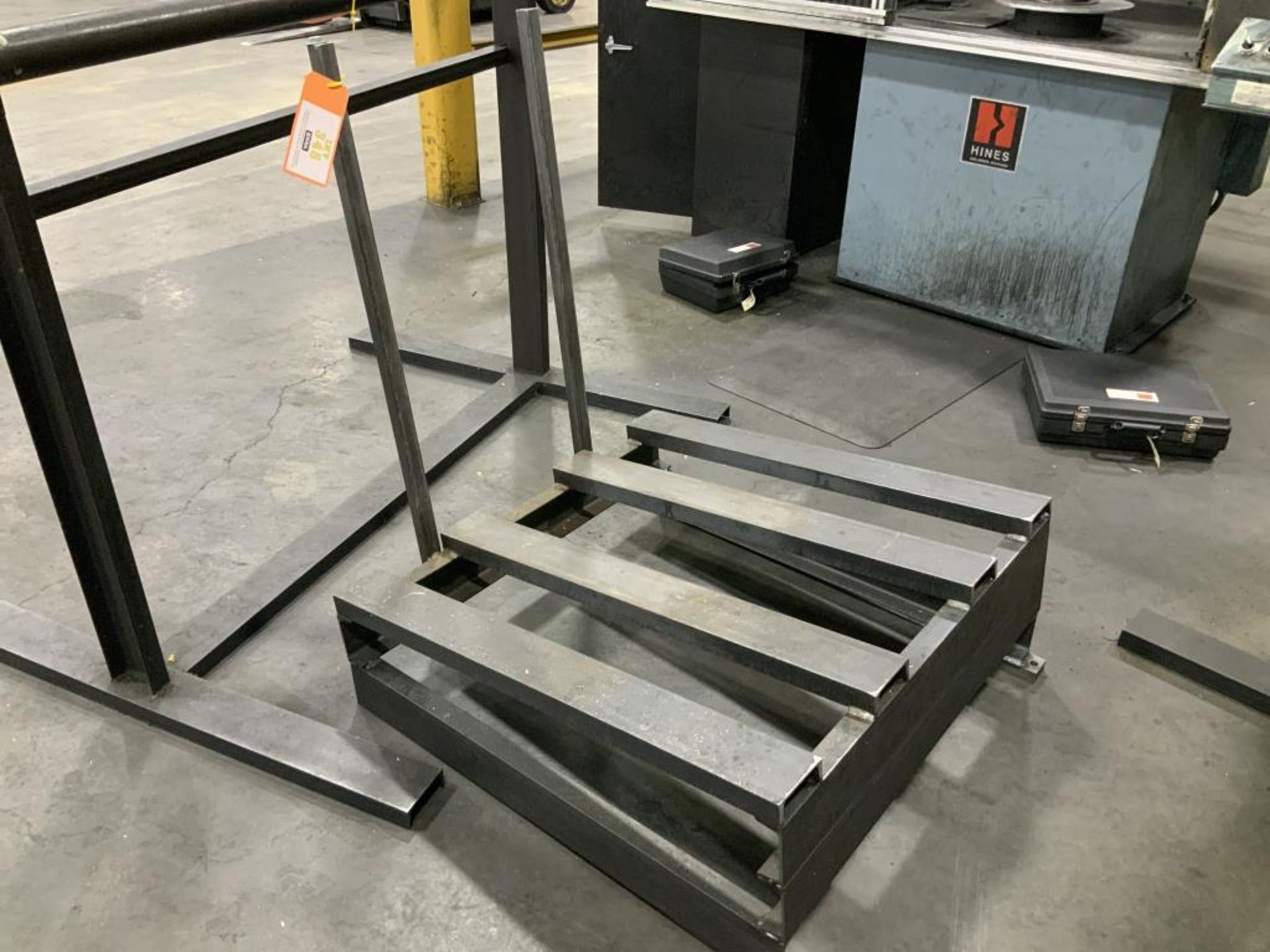 Pallet Incline Stand