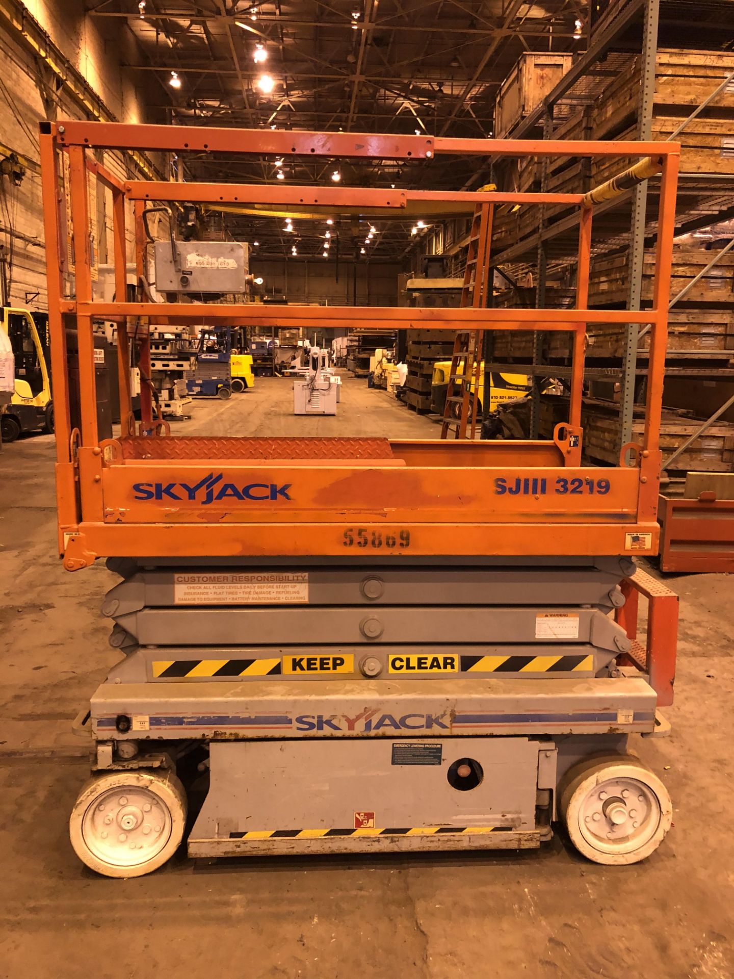 SkyJack SJ111-3219 Scissor Lift