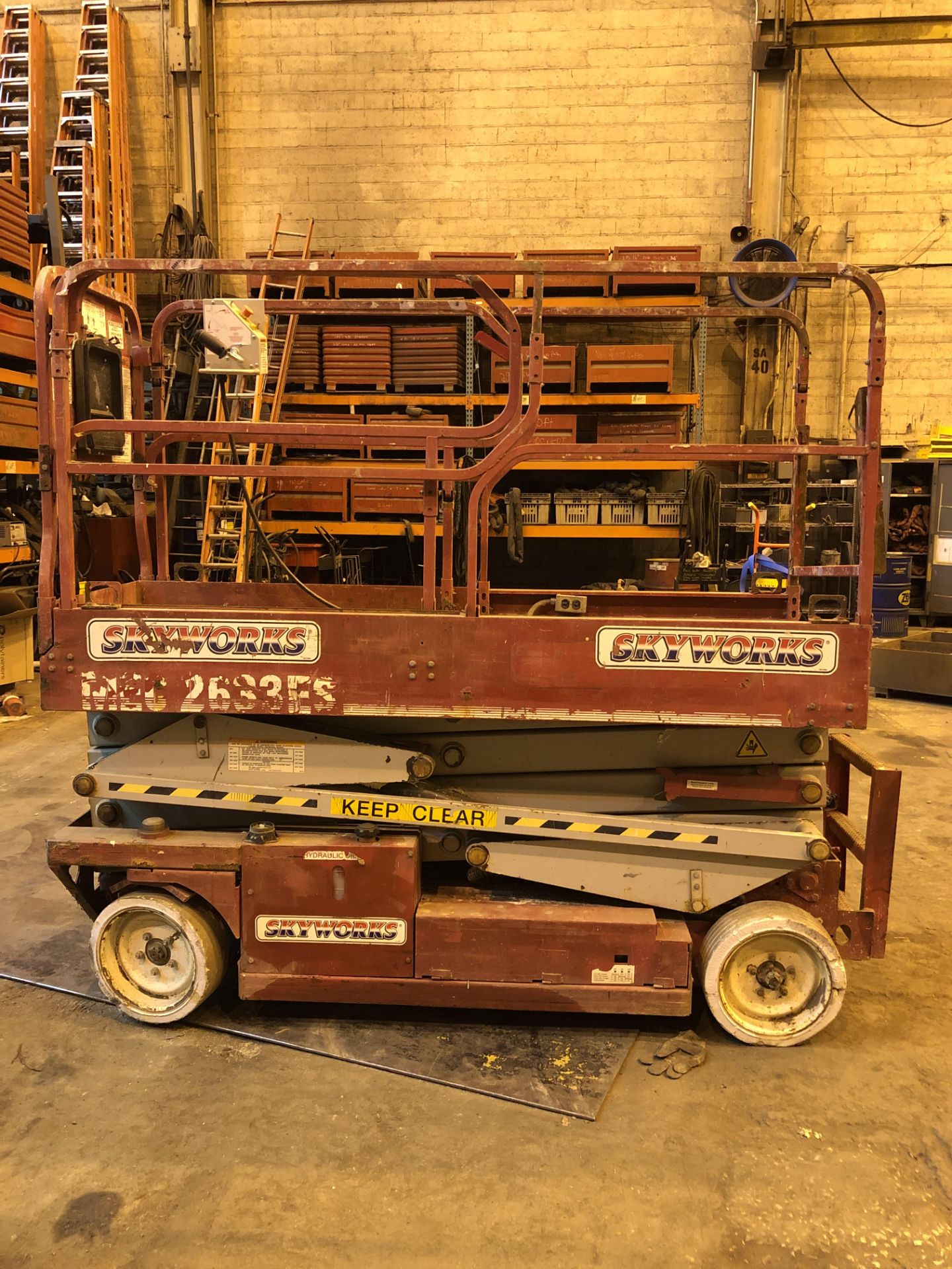 MEC 2633E Scissor Lift 26 ft Height - Image 3 of 6