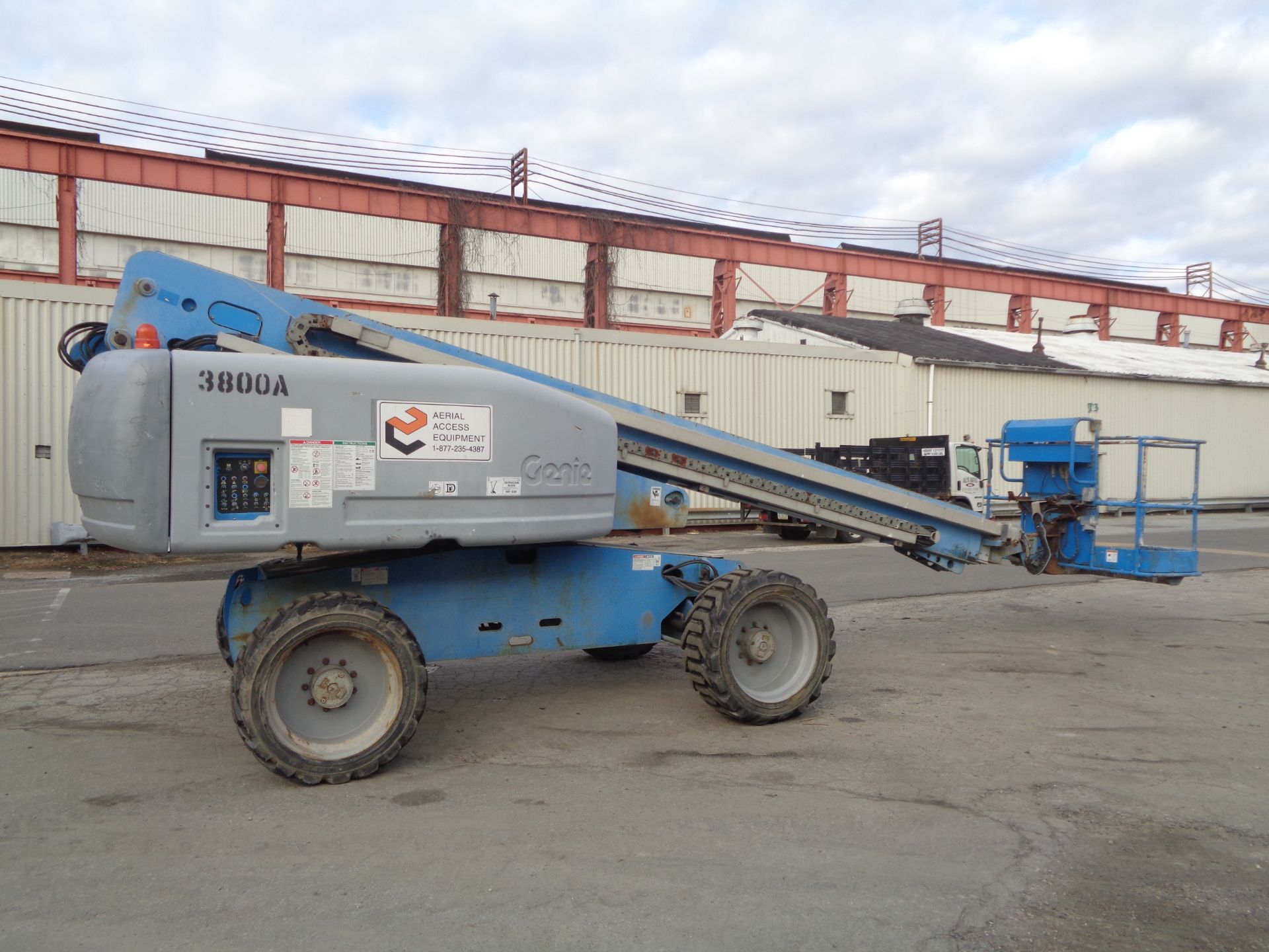 2006 Genie S-60 60ft Boom Lift - Image 9 of 16