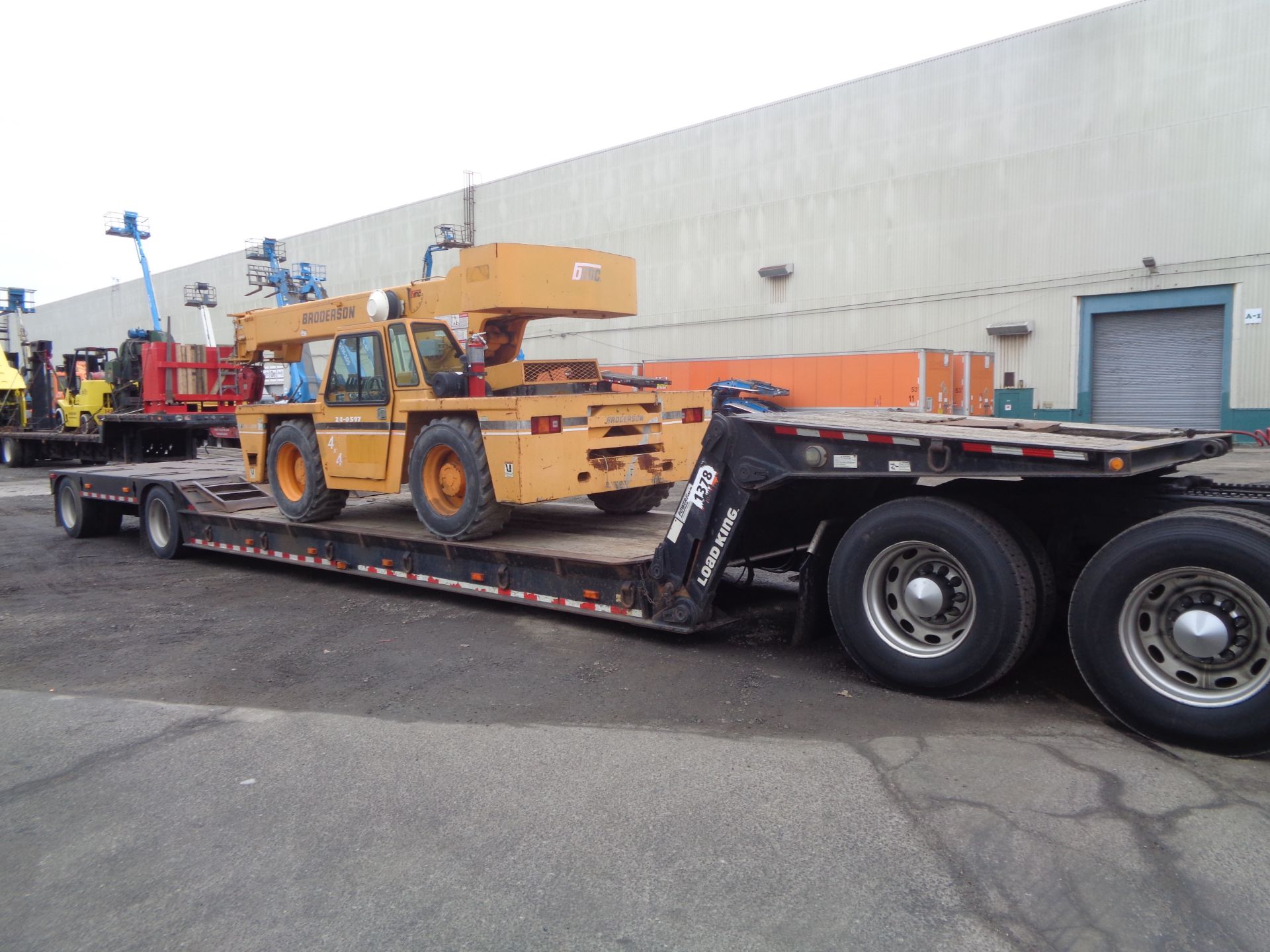 2006 Load King 402DFP 40 Ton Lowboy Trailer - Hydraulic Folding Goose Neck - Image 8 of 18