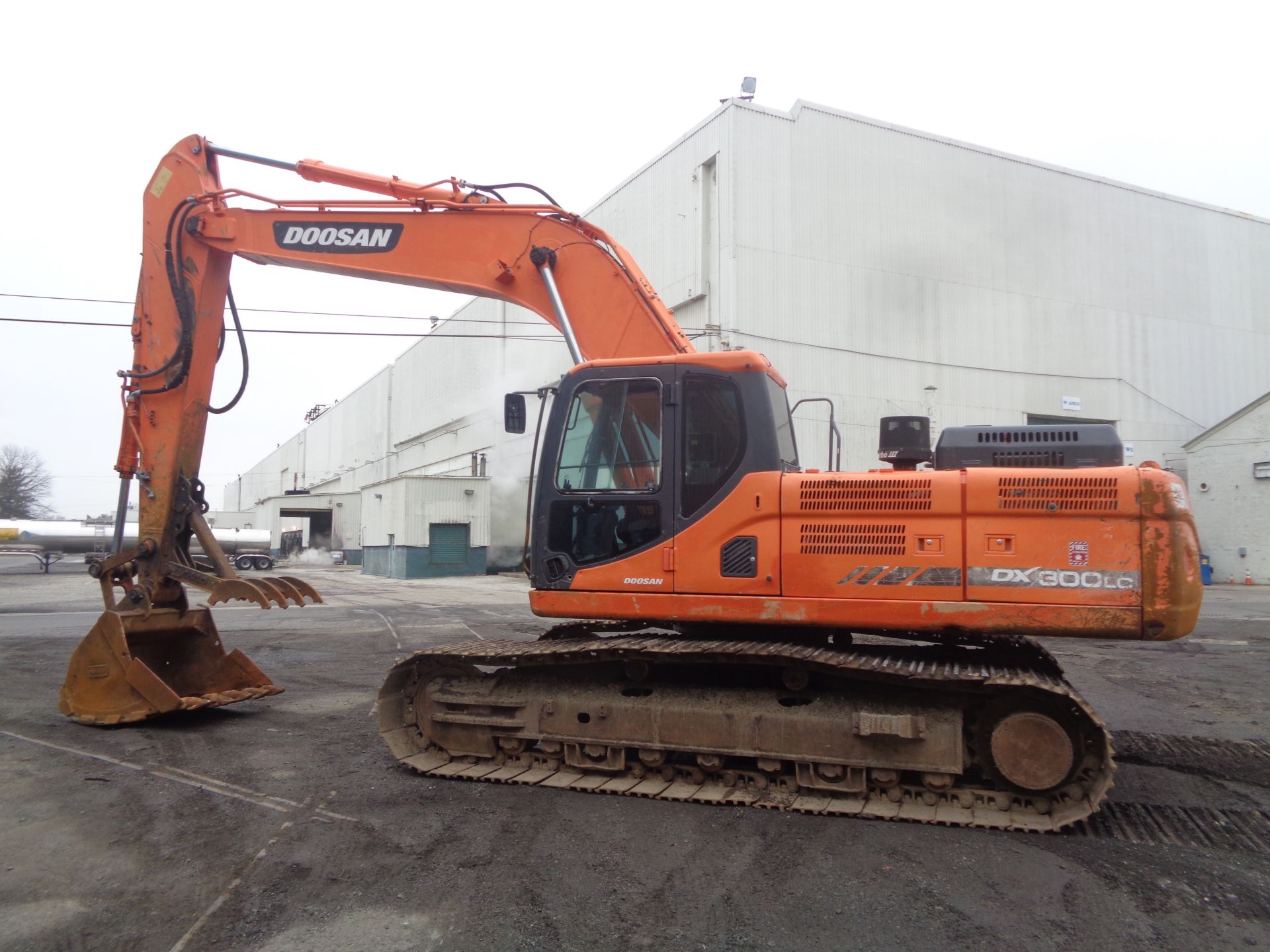 2013 Doosan DX300LC-3 Excavator - Image 9 of 14