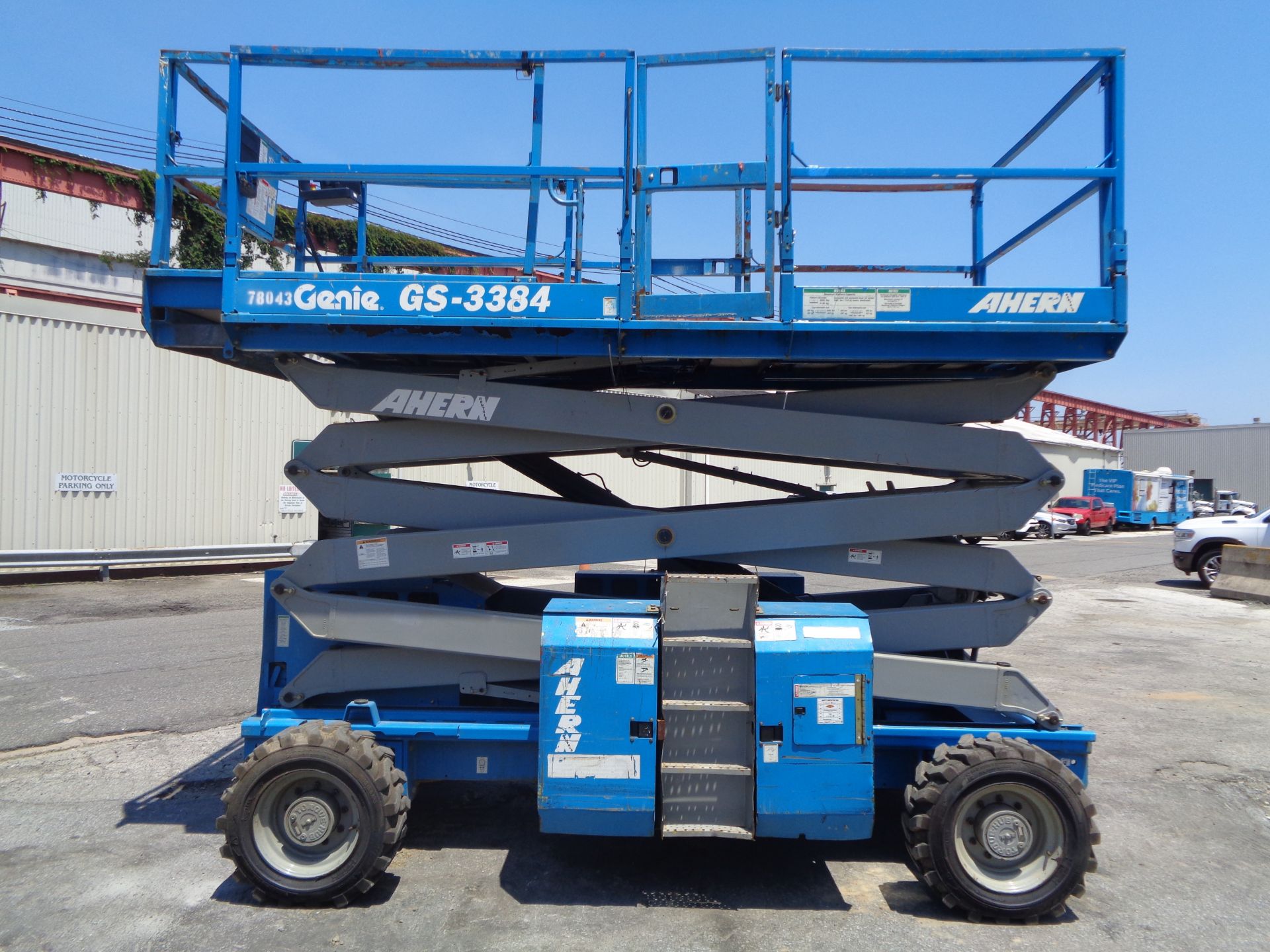 2008 Genie GS3384 Rough Terrain 4x4 33ft Scissor Lift - Image 8 of 27