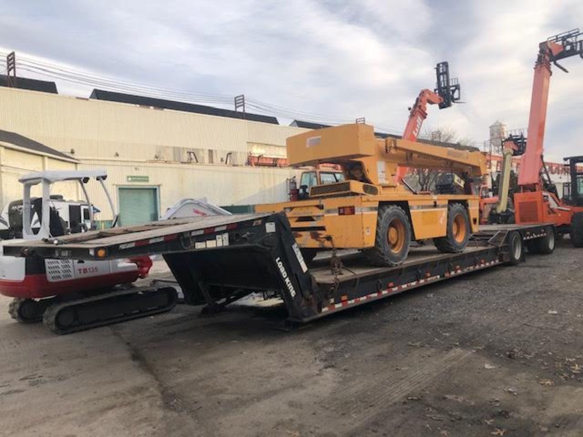 2006 Load King 402DFP 40 Ton Lowboy Trailer - Hydraulic Folding Goose Neck