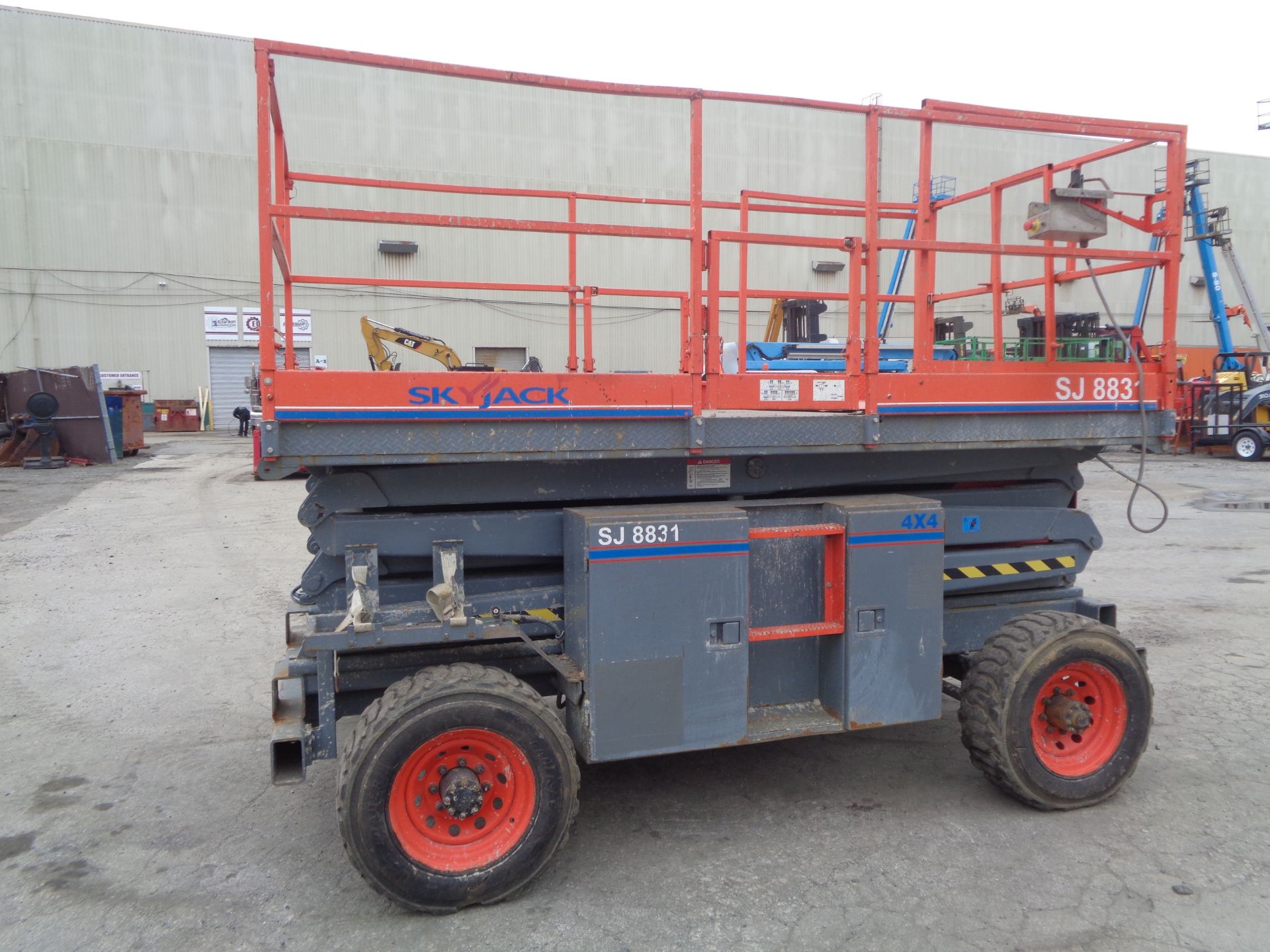 2006 Skyjack 8831RT 4x4 Scissorlift - Image 5 of 26