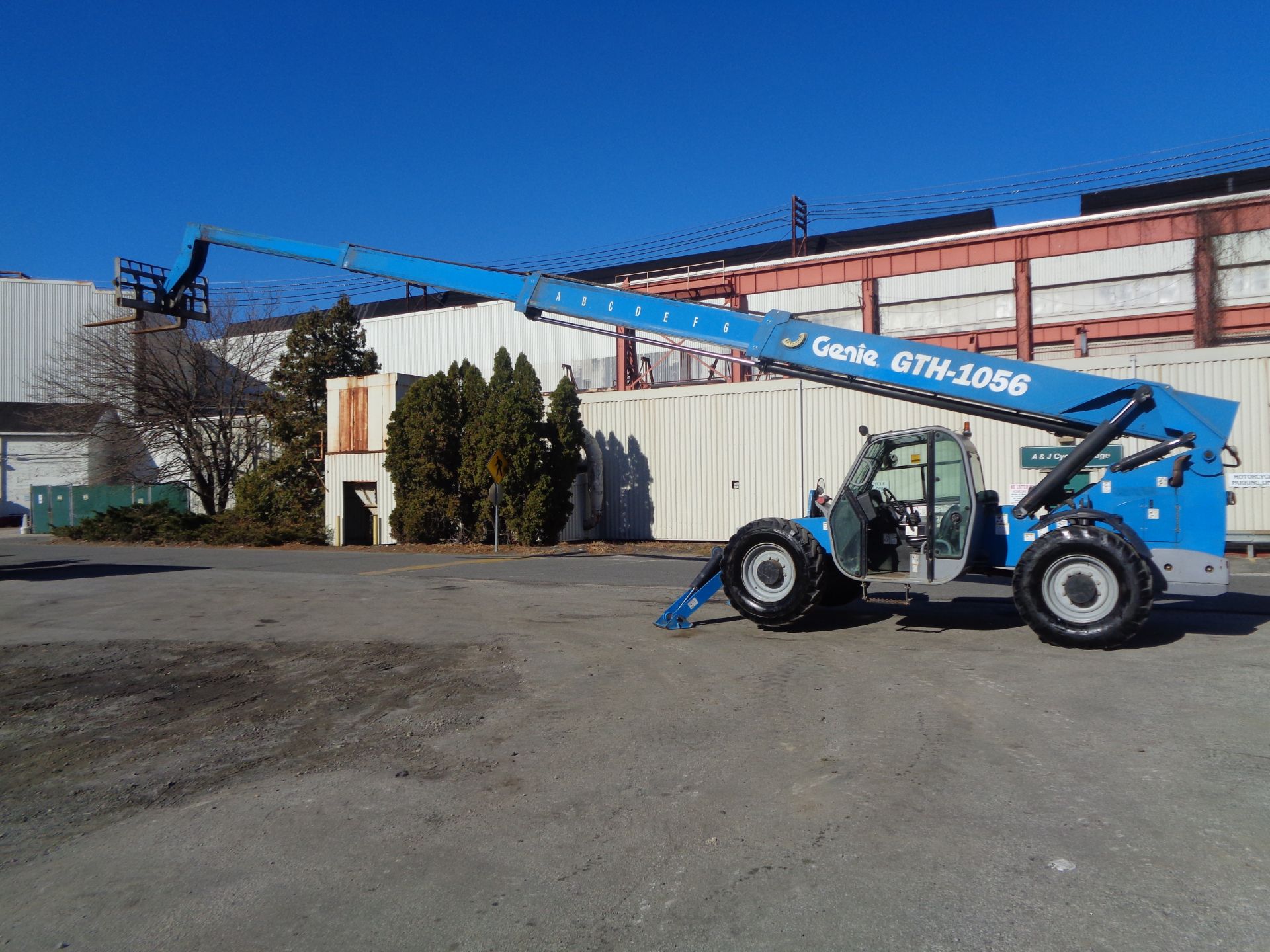 2011 Genie GTH1056 10,000lb Telescopic Forklift - Image 16 of 19