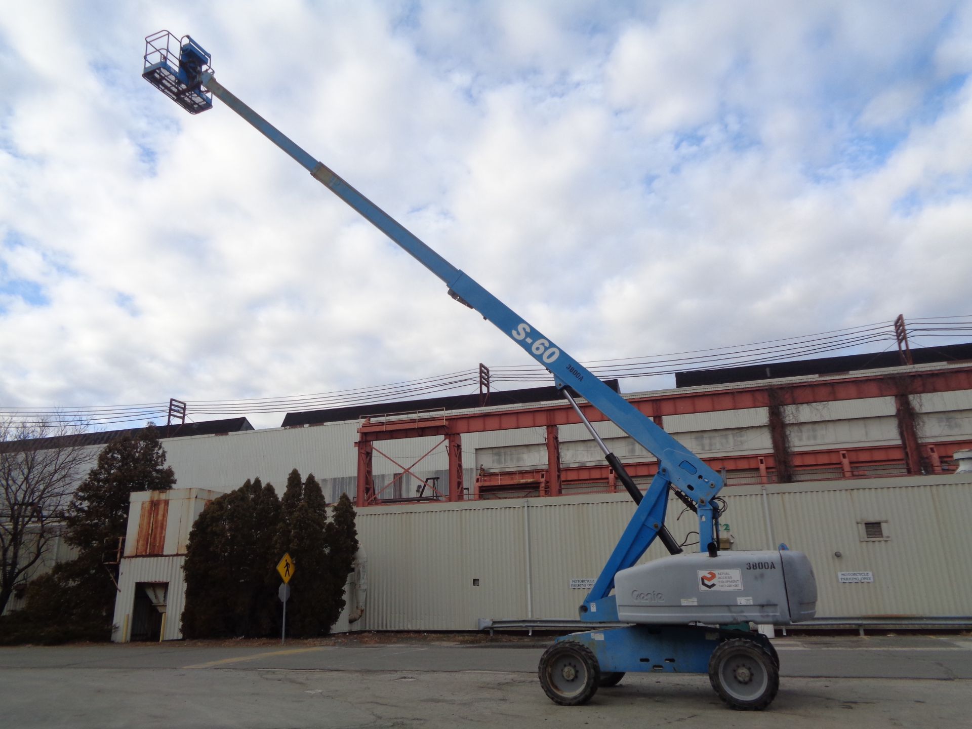 2006 Genie S-60 60ft Boom Lift - Image 13 of 16