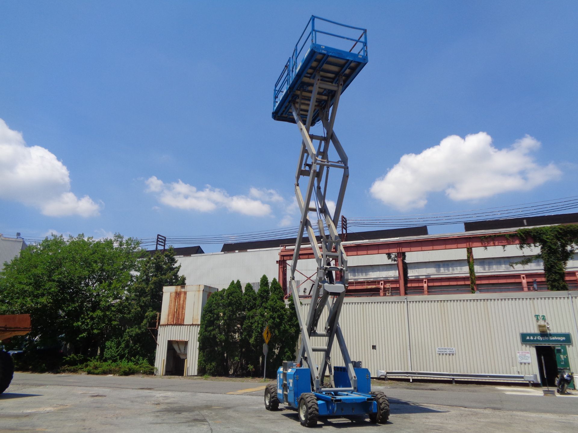 2008 Genie GS3384 Rough Terrain 4x4 33ft Scissor Lift - Image 20 of 27