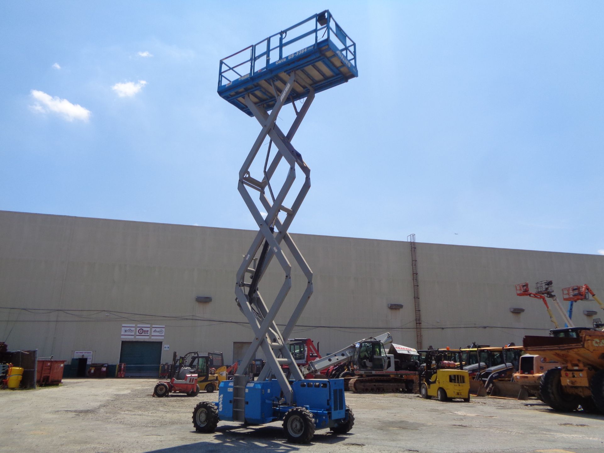 2008 Genie GS3384 Rough Terrain 4x4 33ft Scissor Lift - Image 24 of 27