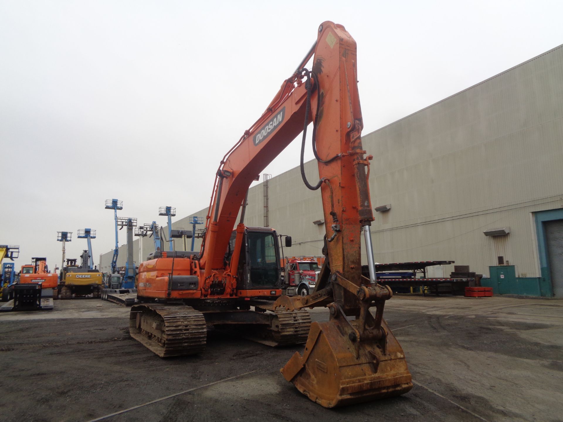 2013 Doosan DX300LC-3 Excavator - Image 4 of 14