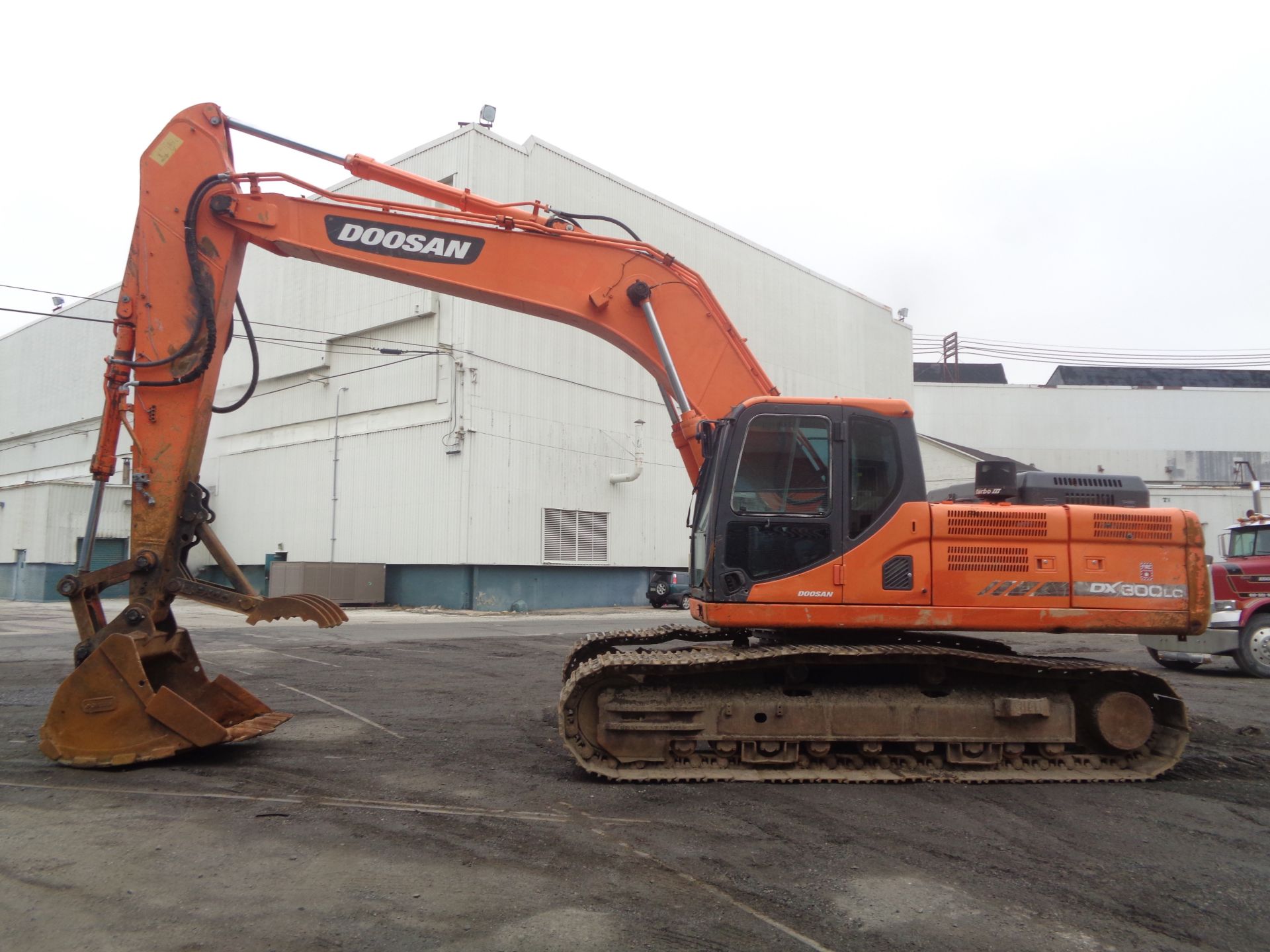 2013 Doosan DX300LC-3 Excavator - Image 10 of 14