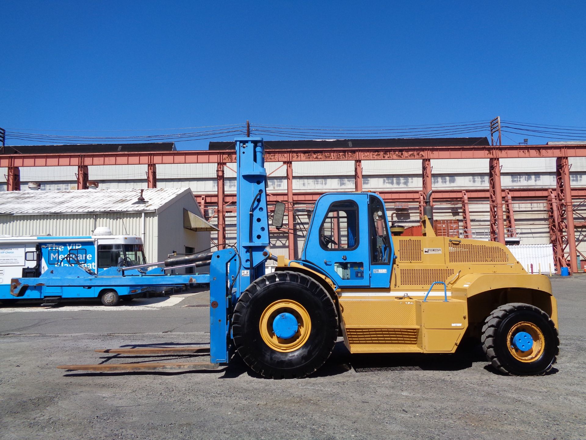 2009 Omega 2430 30,000 lbs Rough Terrain 4x4 Forklift Only 373 Hours - Image 21 of 24