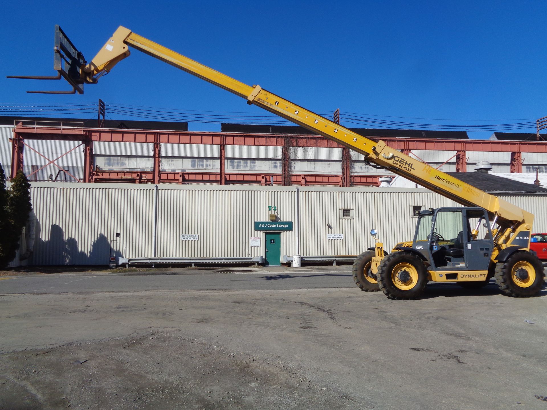 2015 Gehl DL9-44 9,000lb Telescopic Forklift - Image 8 of 23