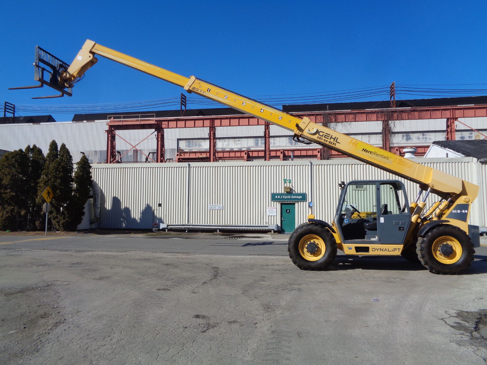 2015 Gehl DL9-44 9,000lb Telescopic Forklift - Image 9 of 23