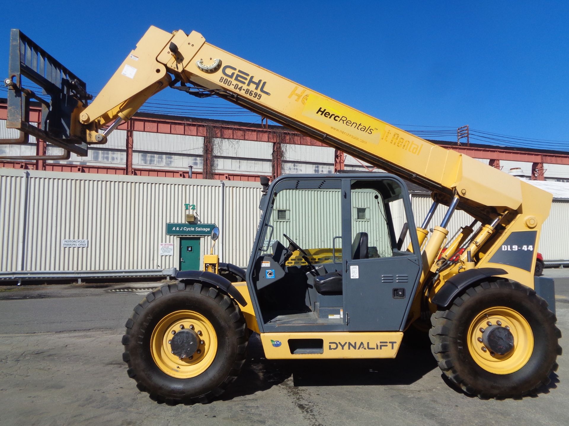 2015 Gehl DL9-44 9,000lb Telescopic Forklift - Image 13 of 23