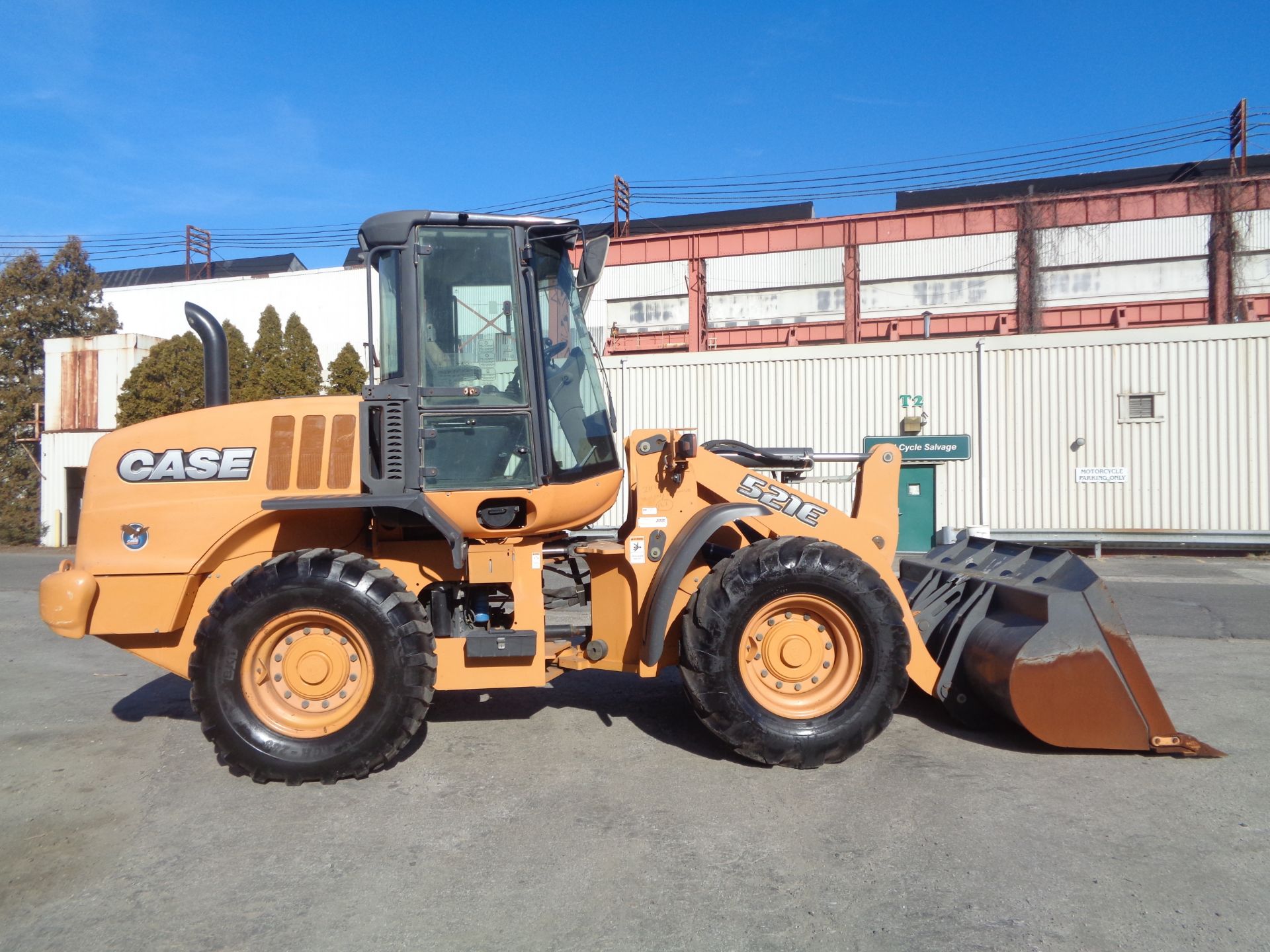 2013 Case 521E Wheel Loader - Only 700 Hours