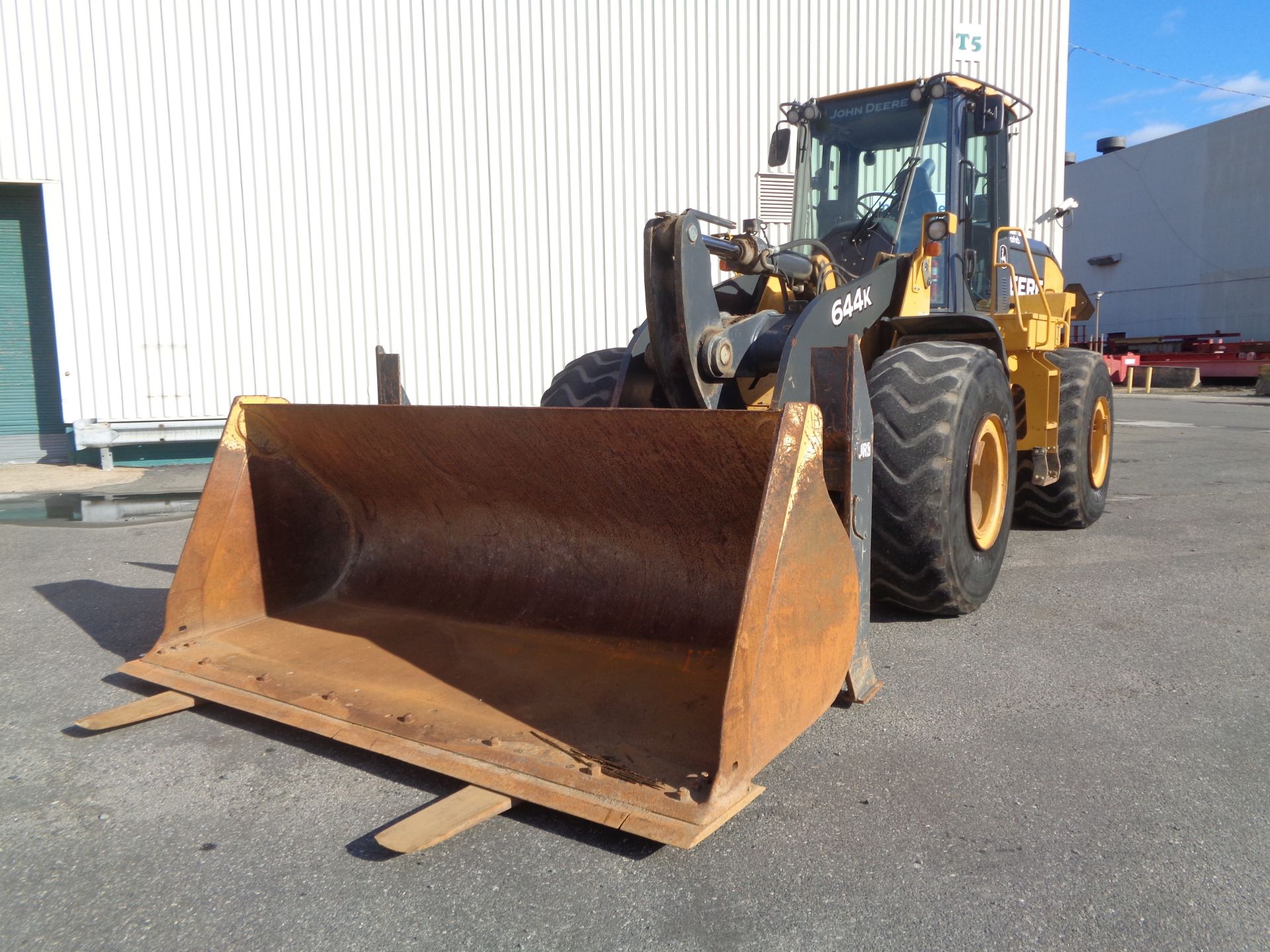 2016 John Deere 644K Wheel Loader with Bucket & Forks - Image 8 of 25