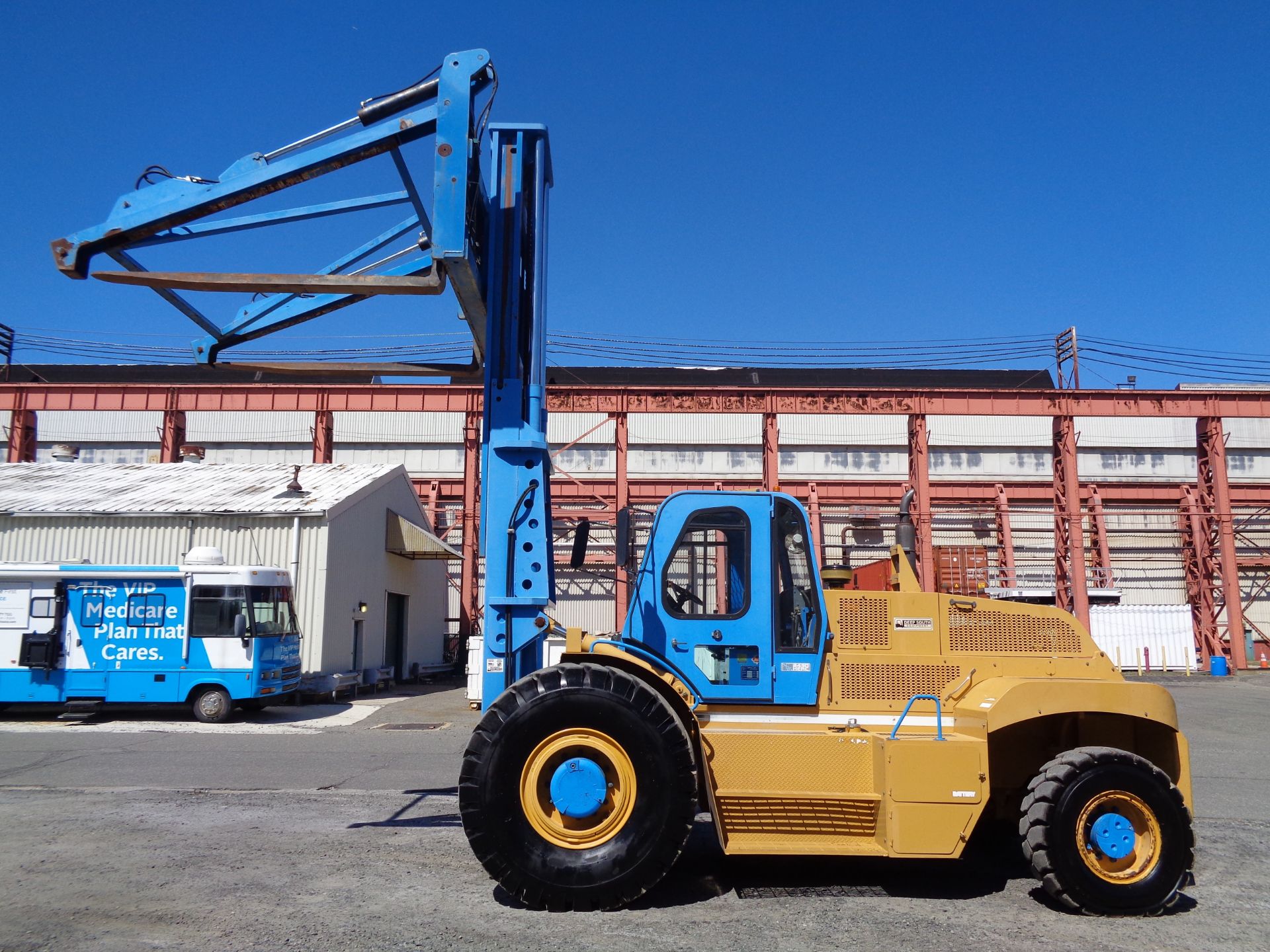 2009 Omega 2430 30,000 lbs Rough Terrain 4x4 Forklift Only 373 Hours - Image 9 of 24