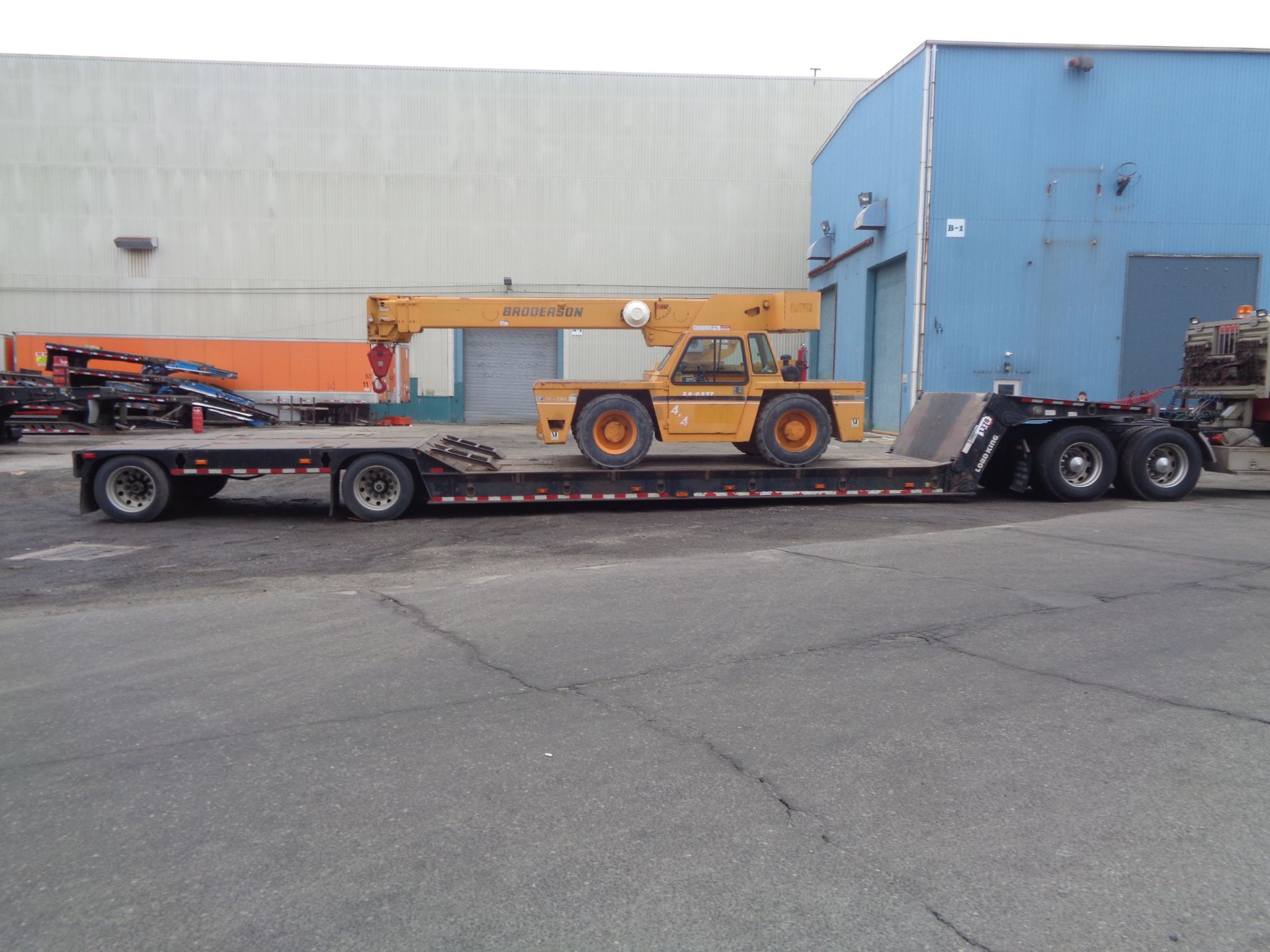 2006 Load King 402DFP 40 Ton Lowboy Trailer - Hydraulic Folding Goose Neck