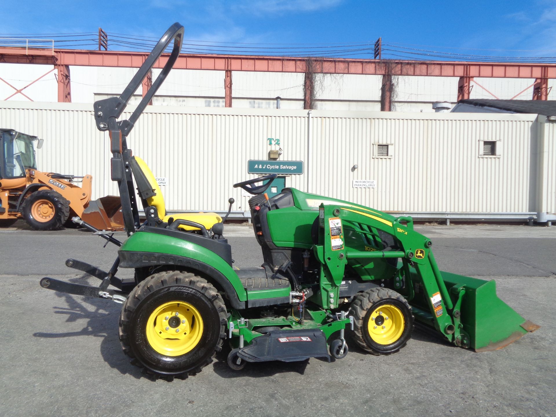 2018 John Deere 1025R Tractor Only 306 hours - Image 2 of 15