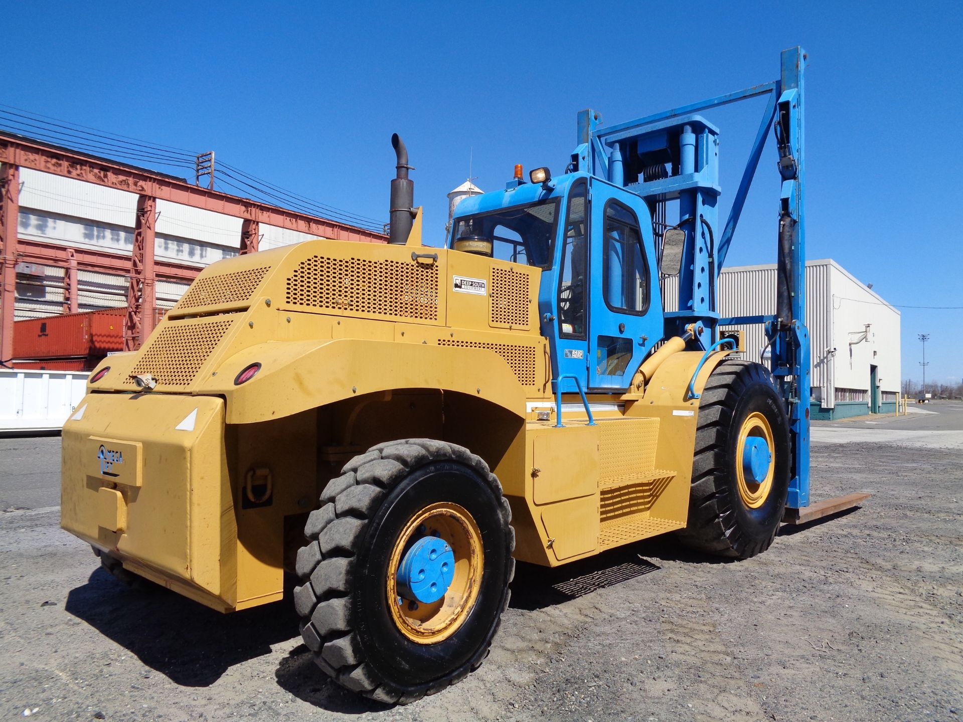 2009 Omega 2430 30,000 lbs Rough Terrain 4x4 Forklift Only 373 Hours - Image 5 of 24