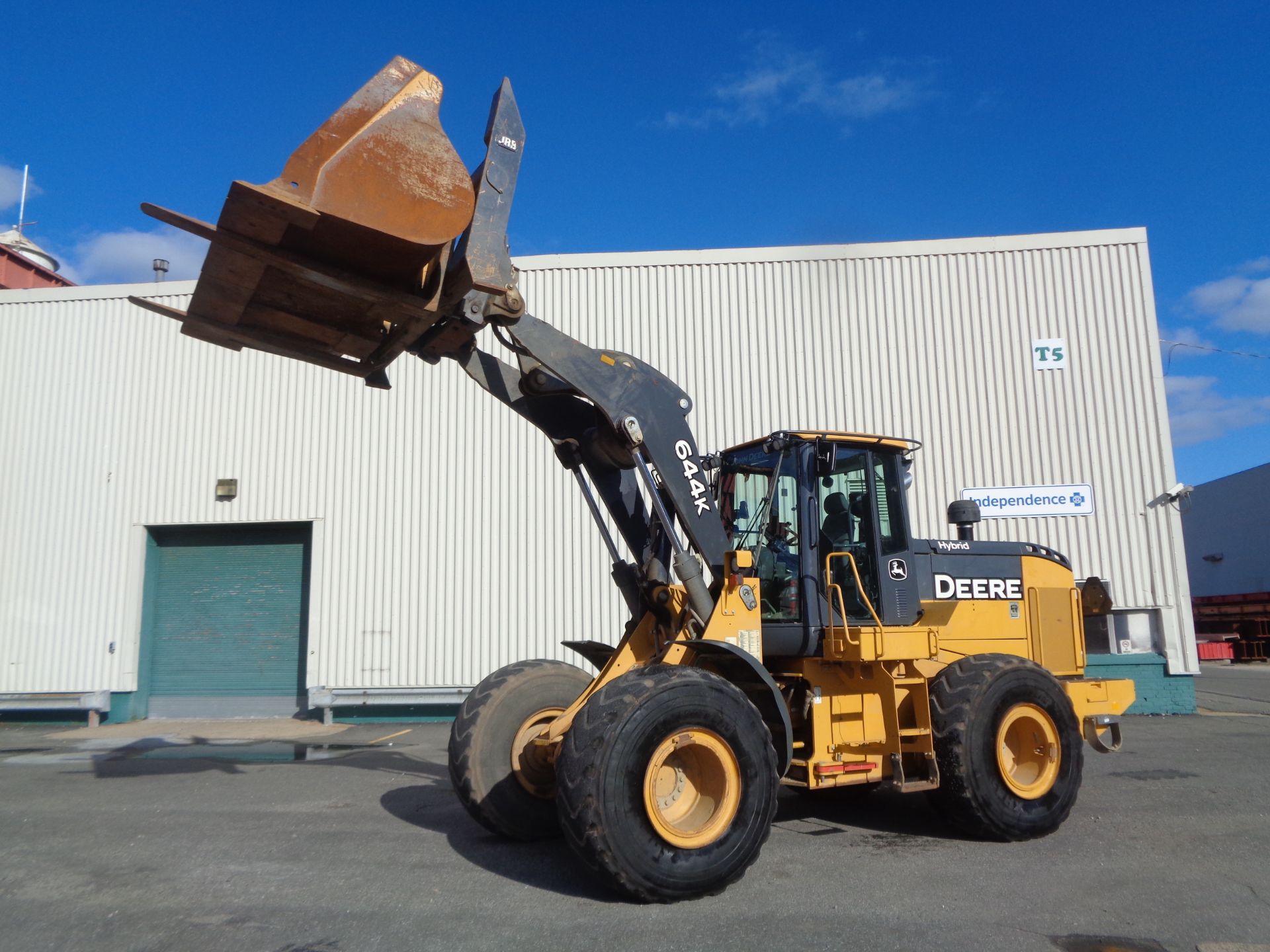 2016 John Deere 644K Wheel Loader with Bucket & Forks - Image 19 of 25