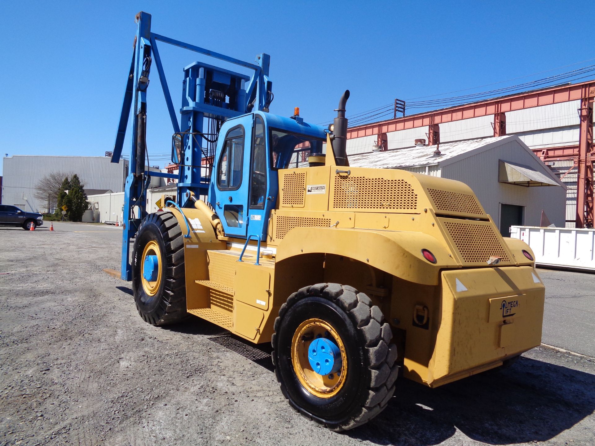 2009 Omega 2430 30,000 lbs Rough Terrain 4x4 Forklift Only 373 Hours - Image 13 of 24