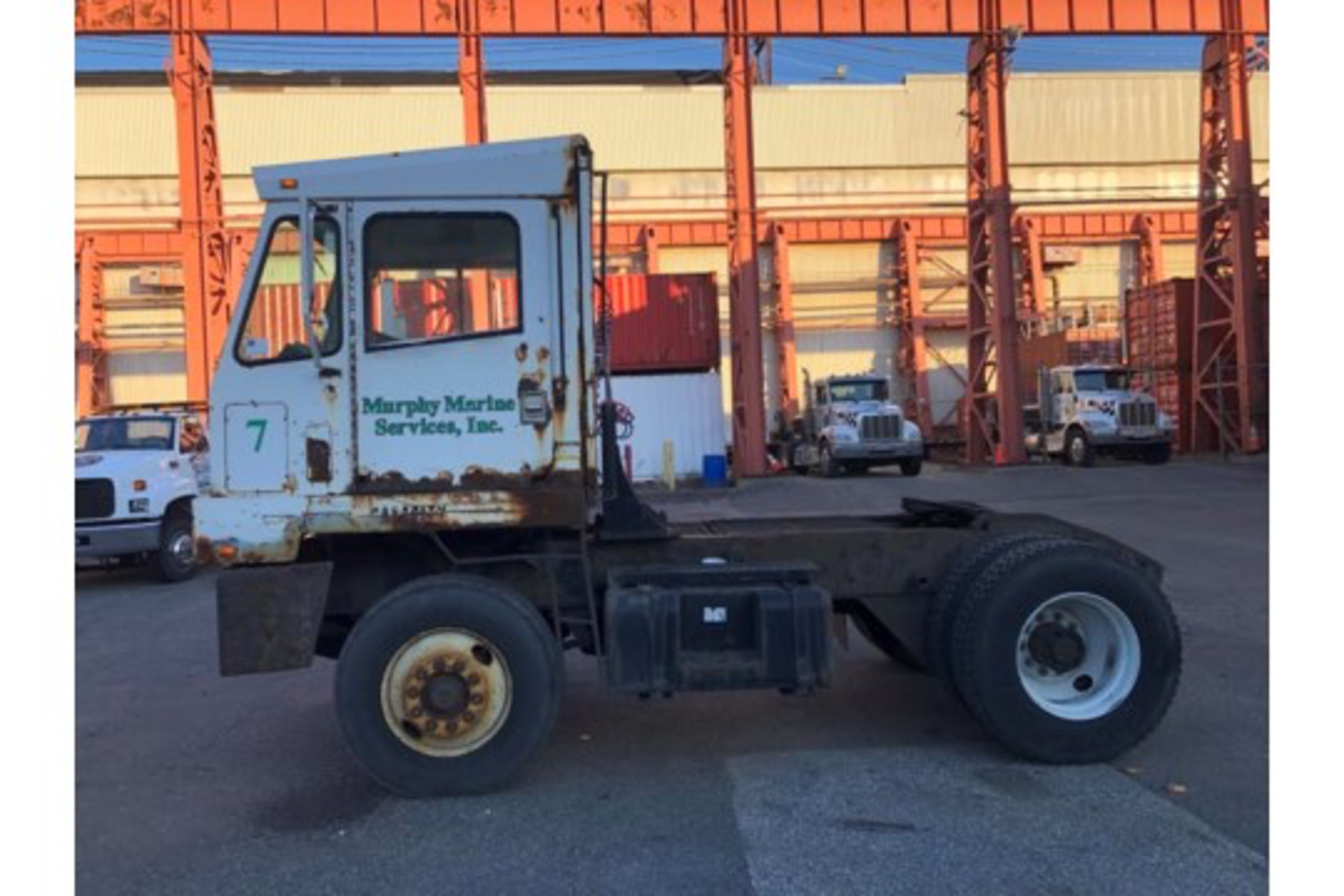 2002 Capacity TJ5000 Yard Jockey Truck