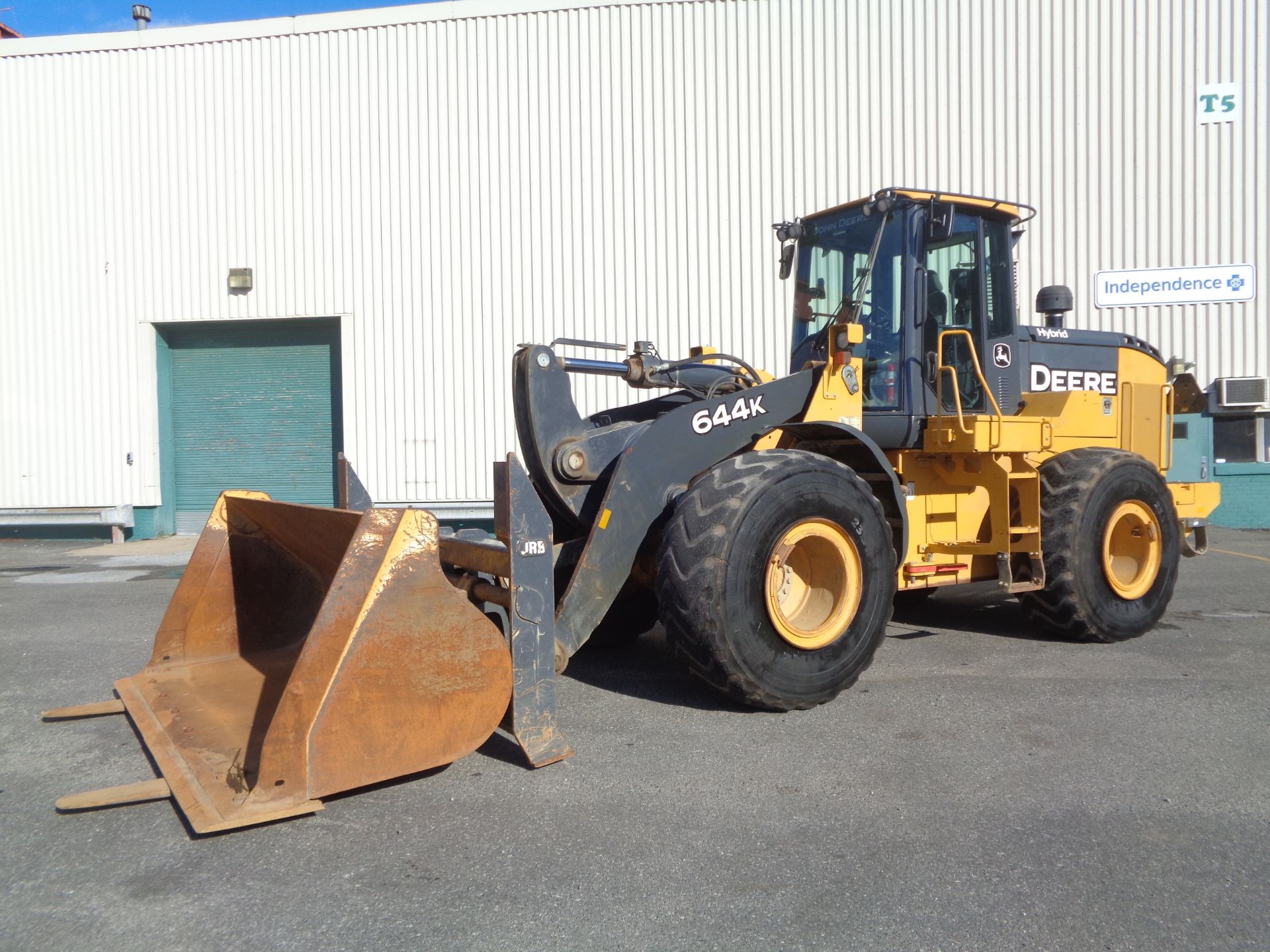 2016 John Deere 644K Wheel Loader with Bucket & Forks - Image 9 of 25