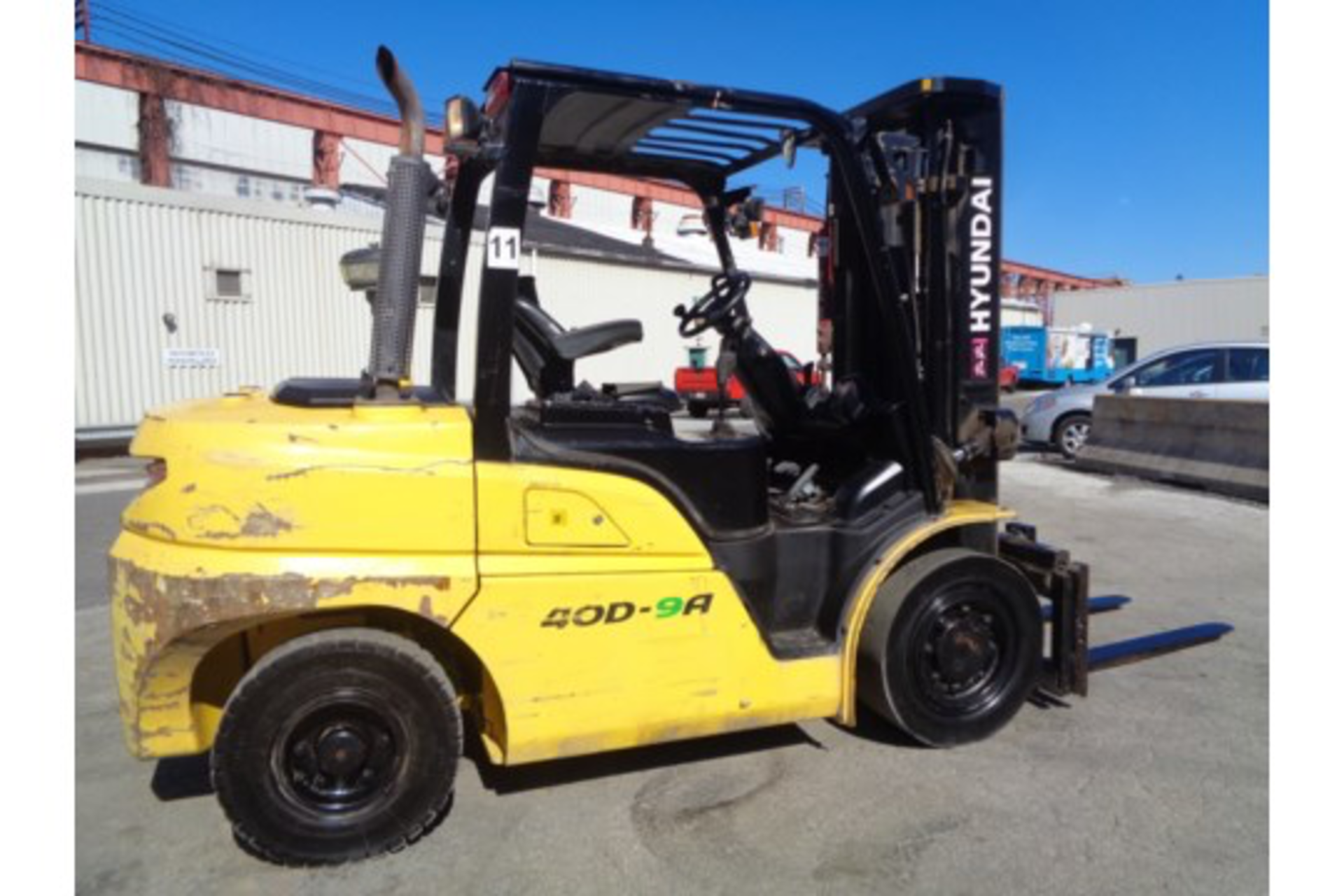 2015 Hyundai 40D-9A 9,000lb Forklift - Image 2 of 17