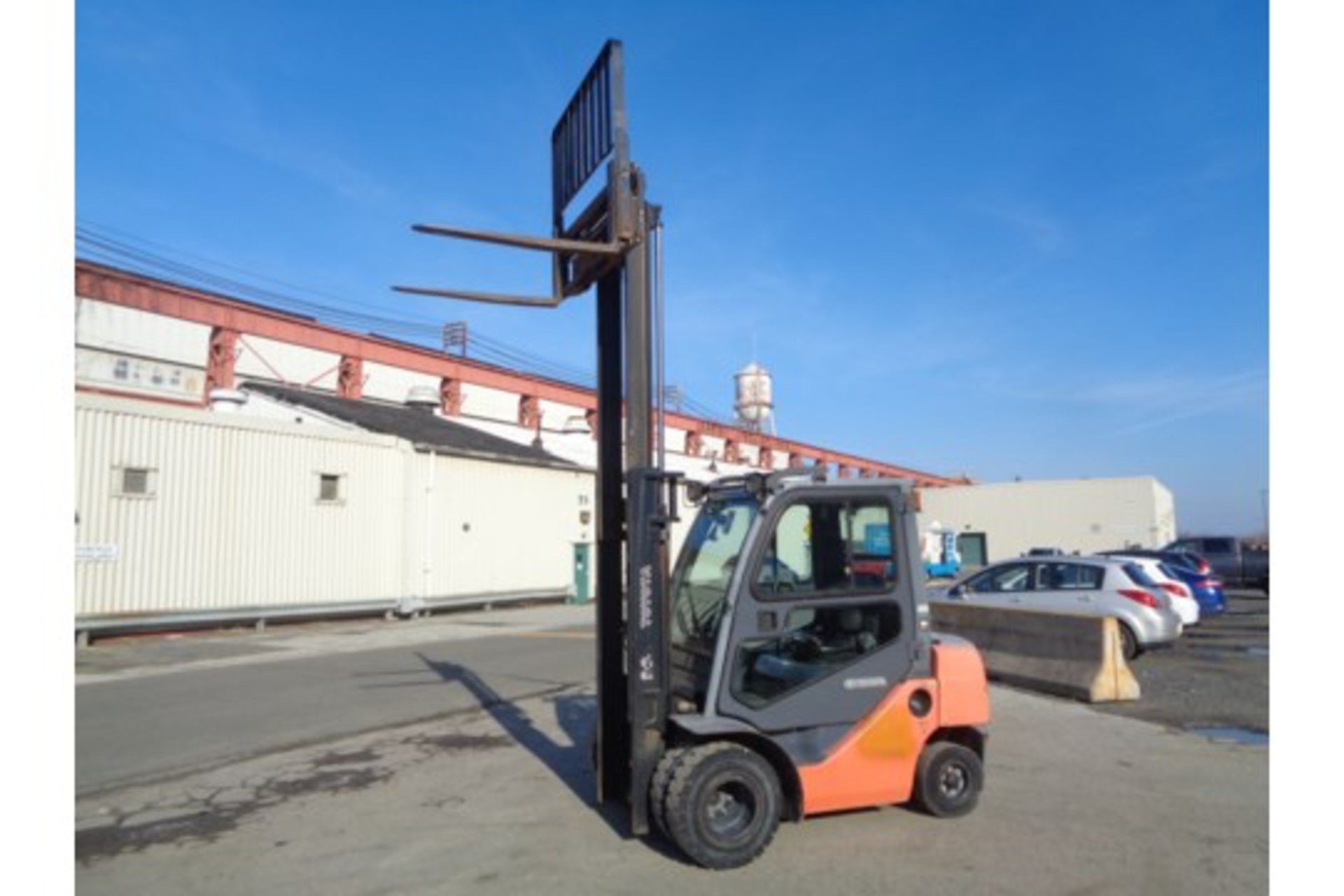 2013 Toyota 8FDU25 5,000lb Forklift - Image 12 of 17