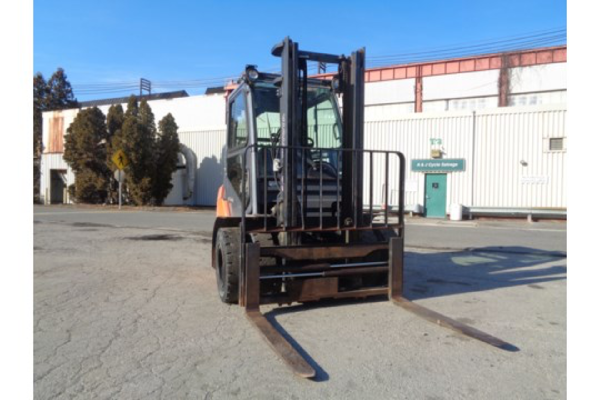 2013 Toyota 8FDU25 5,000lb Forklift - Image 5 of 17