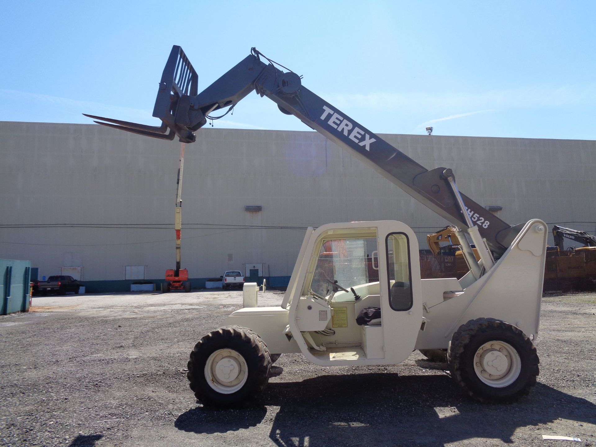 Terex TH528 Telescopic Forklift