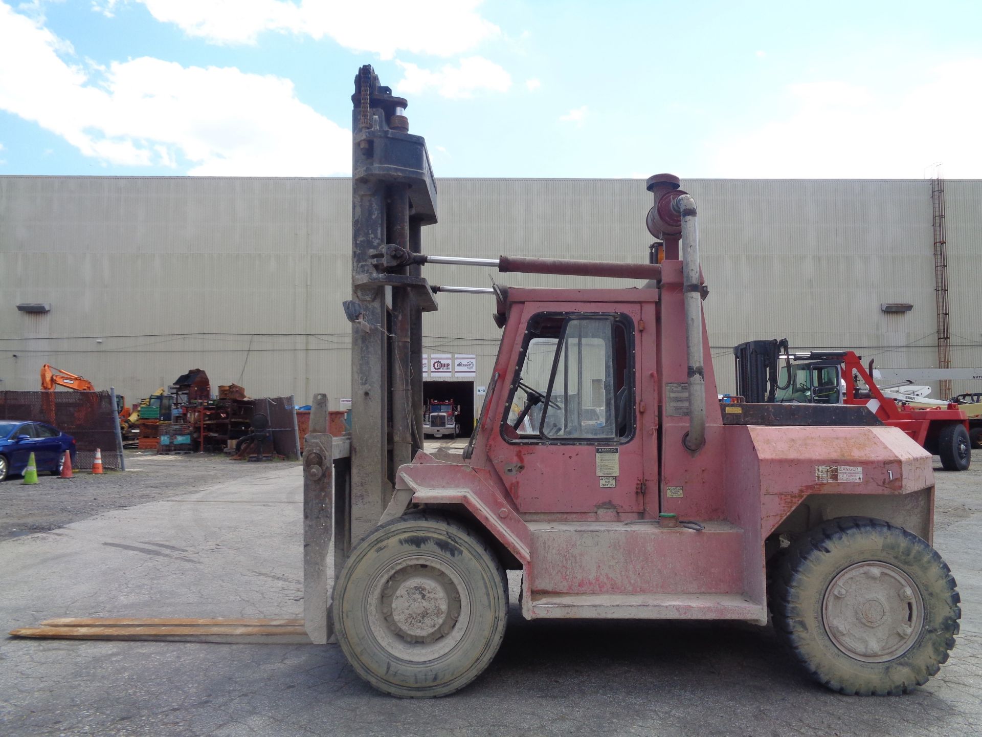 Taylor TE200S 20,000 lb Forklift - Image 4 of 10