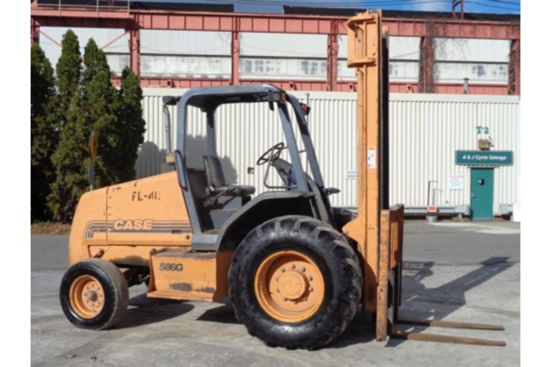 Case 580G 6000lb Rough Terrain Forklift - Image 3 of 20