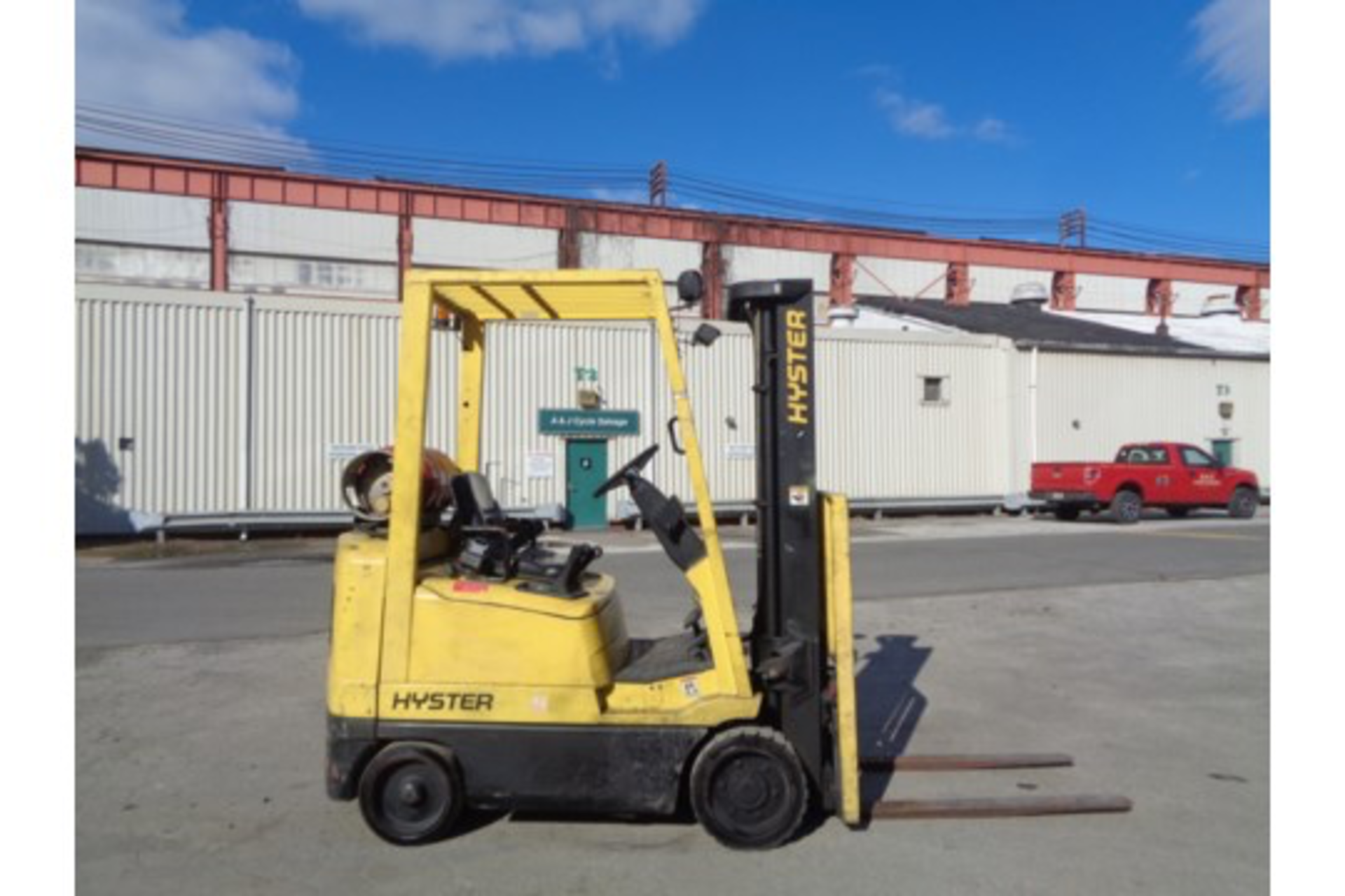 Hyster S35XM 3,500 lb Forklift