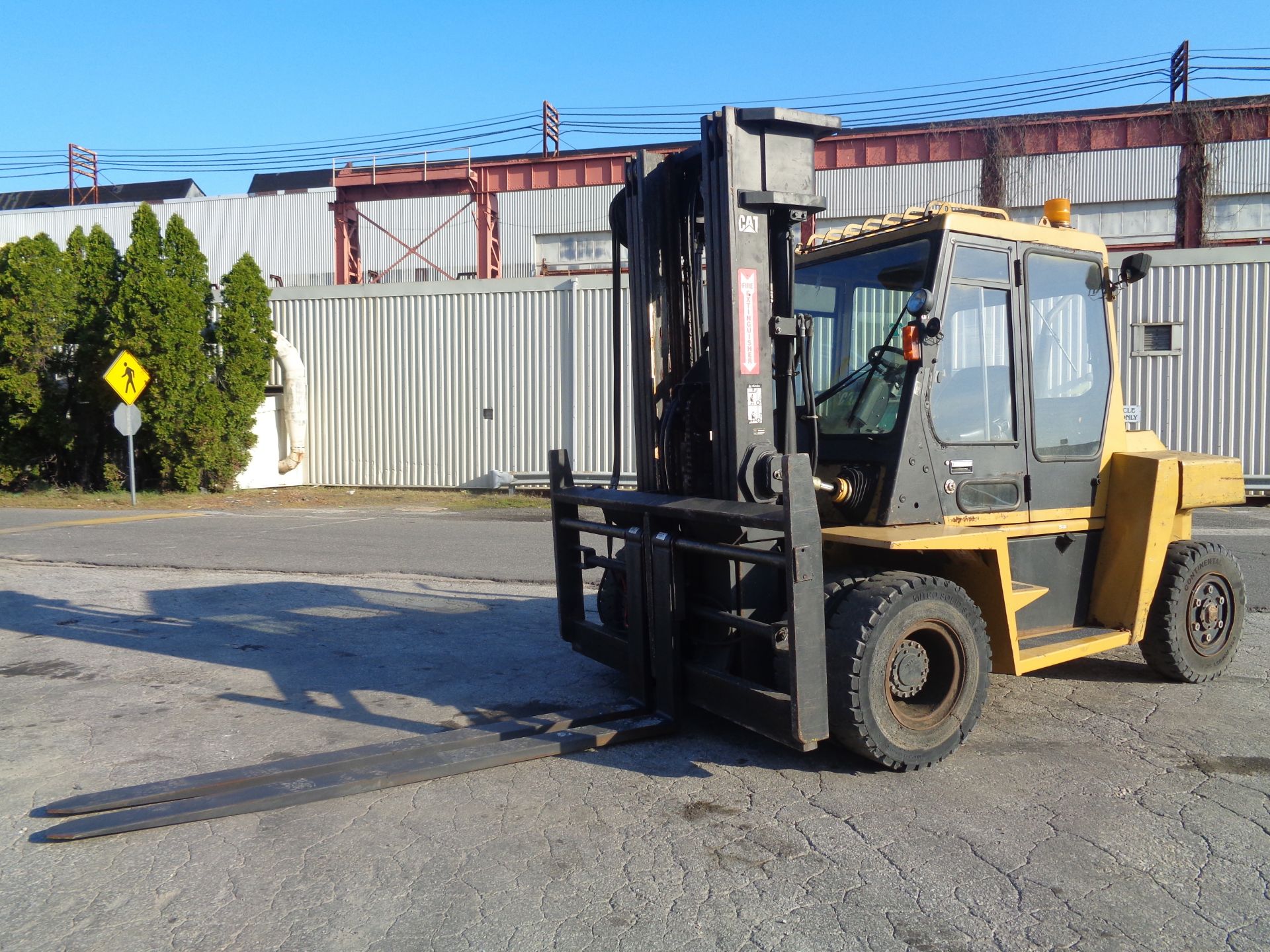 Caterpillar DP70 15,000 lbs Forklift - Image 7 of 16