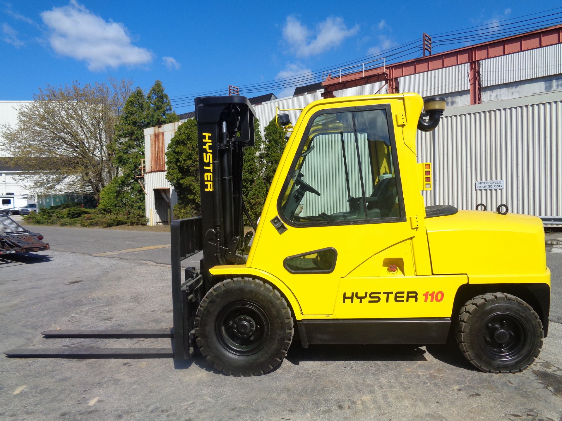 Hyster H110XM 10,000 lb Forklift