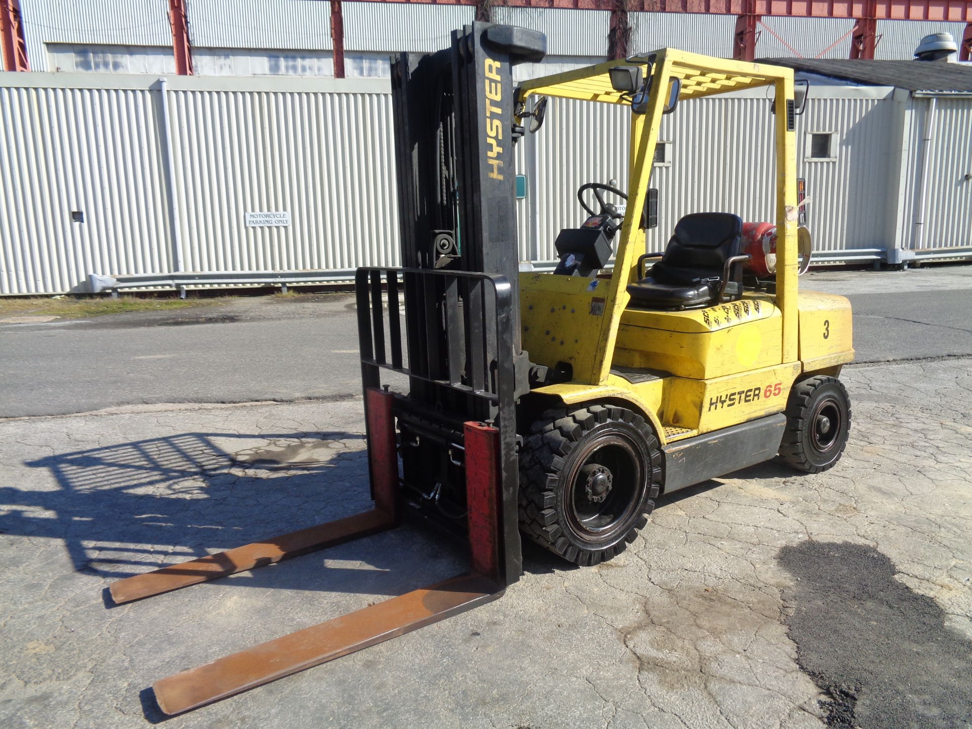 Hyster H65XM 6,500 lb Forklift - Image 7 of 15