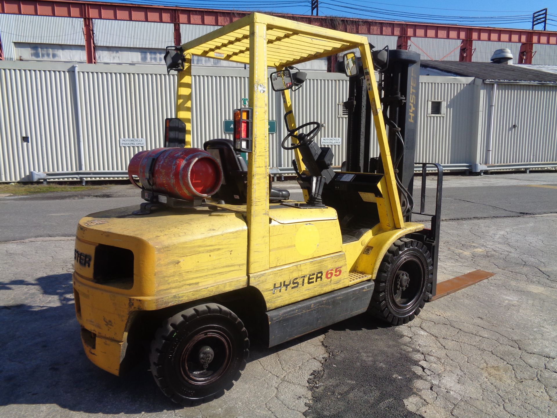 Hyster H65XM 6,500 lb Forklift - Image 2 of 15