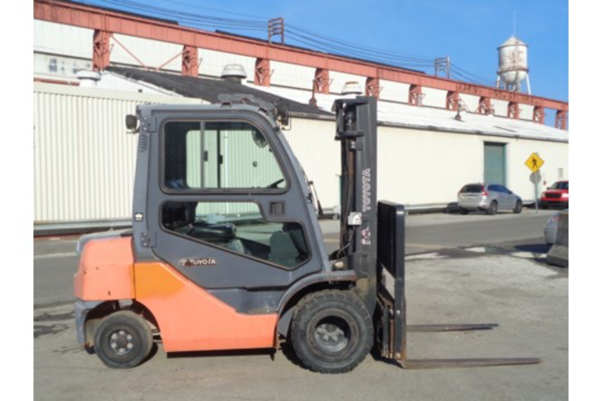 2013 Toyota 8FDU25 5,000lb Forklift