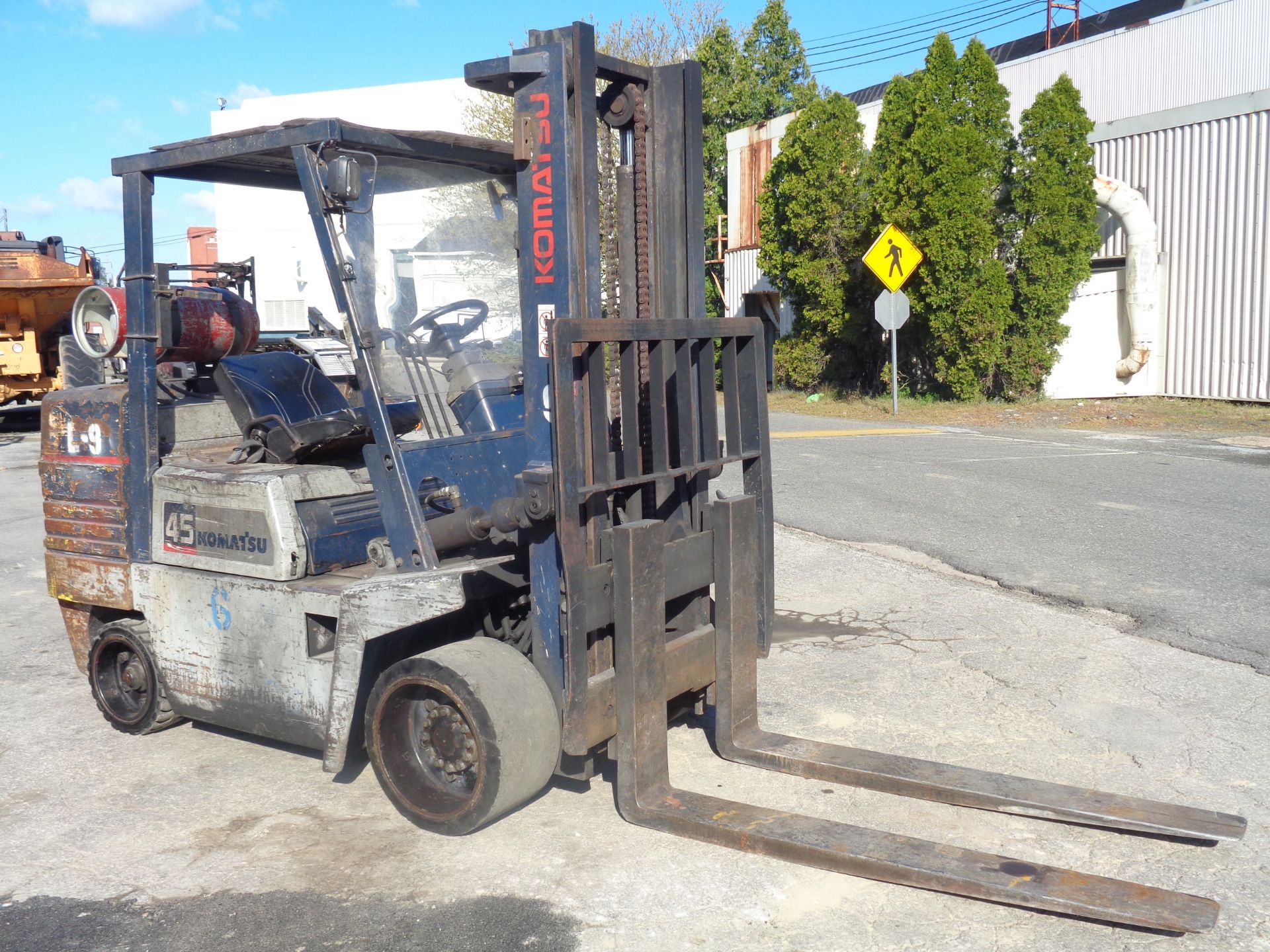 Komatsu FG45ST-6 9,000 lb Forklift - Image 10 of 15