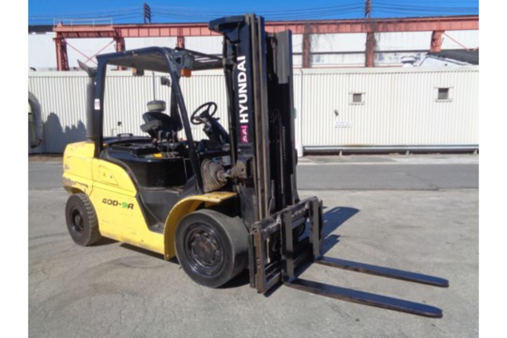 2015 Hyundai 40D-9A 9,000lb Forklift - Image 3 of 17